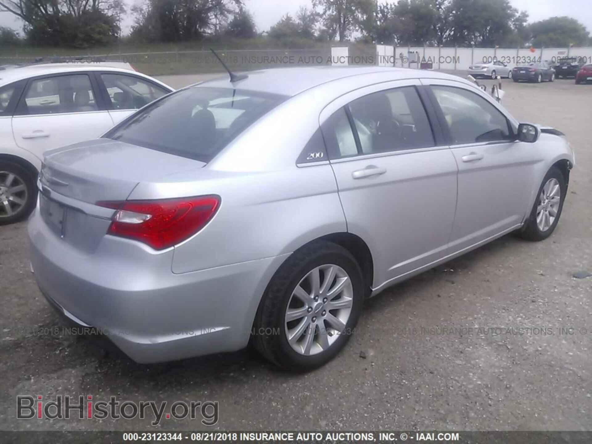 2012 Chrysler 200 - VIN: 1C3CCBBG7CN101817 - Photo 4