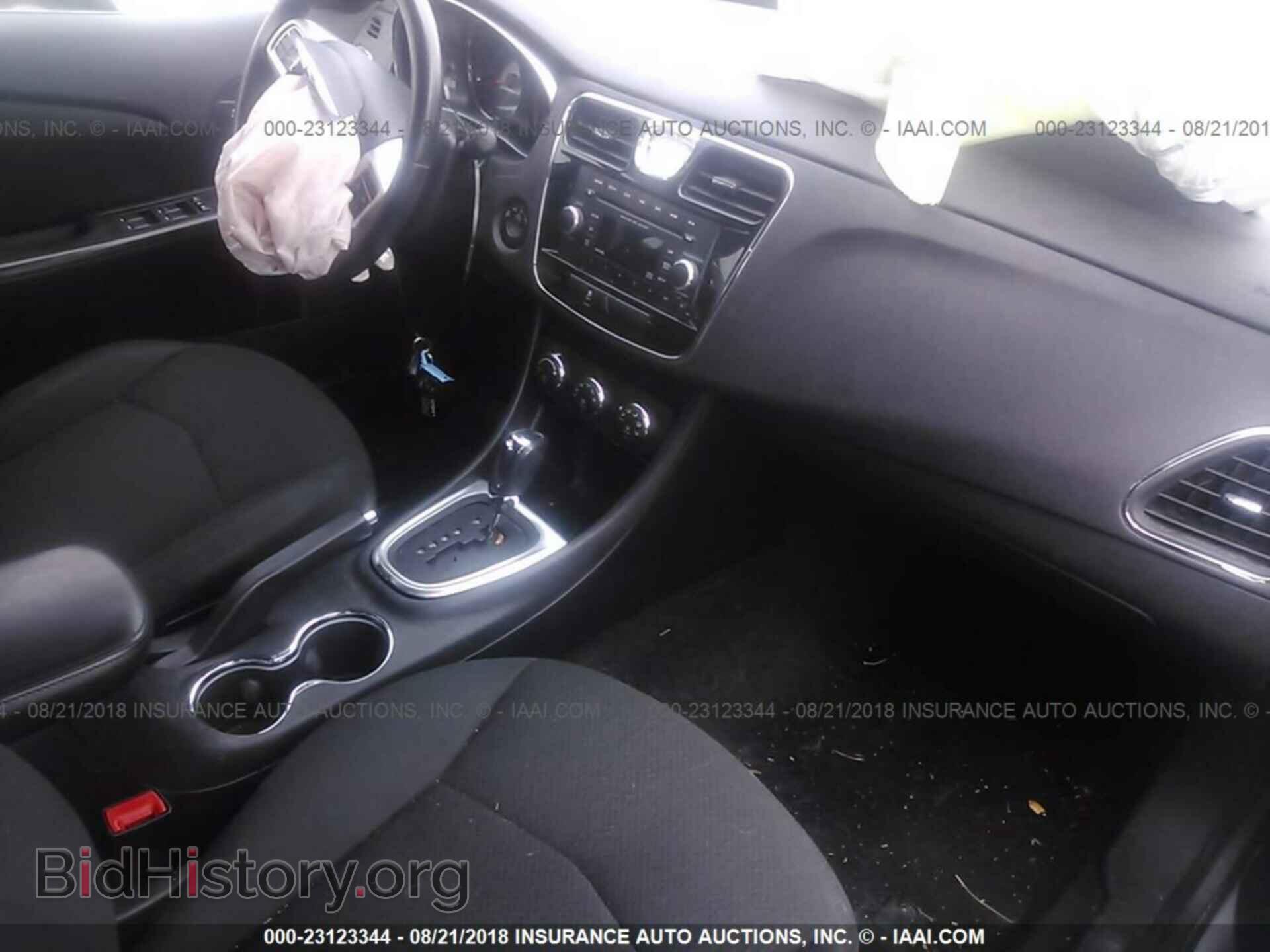 2012 Chrysler 200 - VIN: 1C3CCBBG7CN101817 - Photo 5
