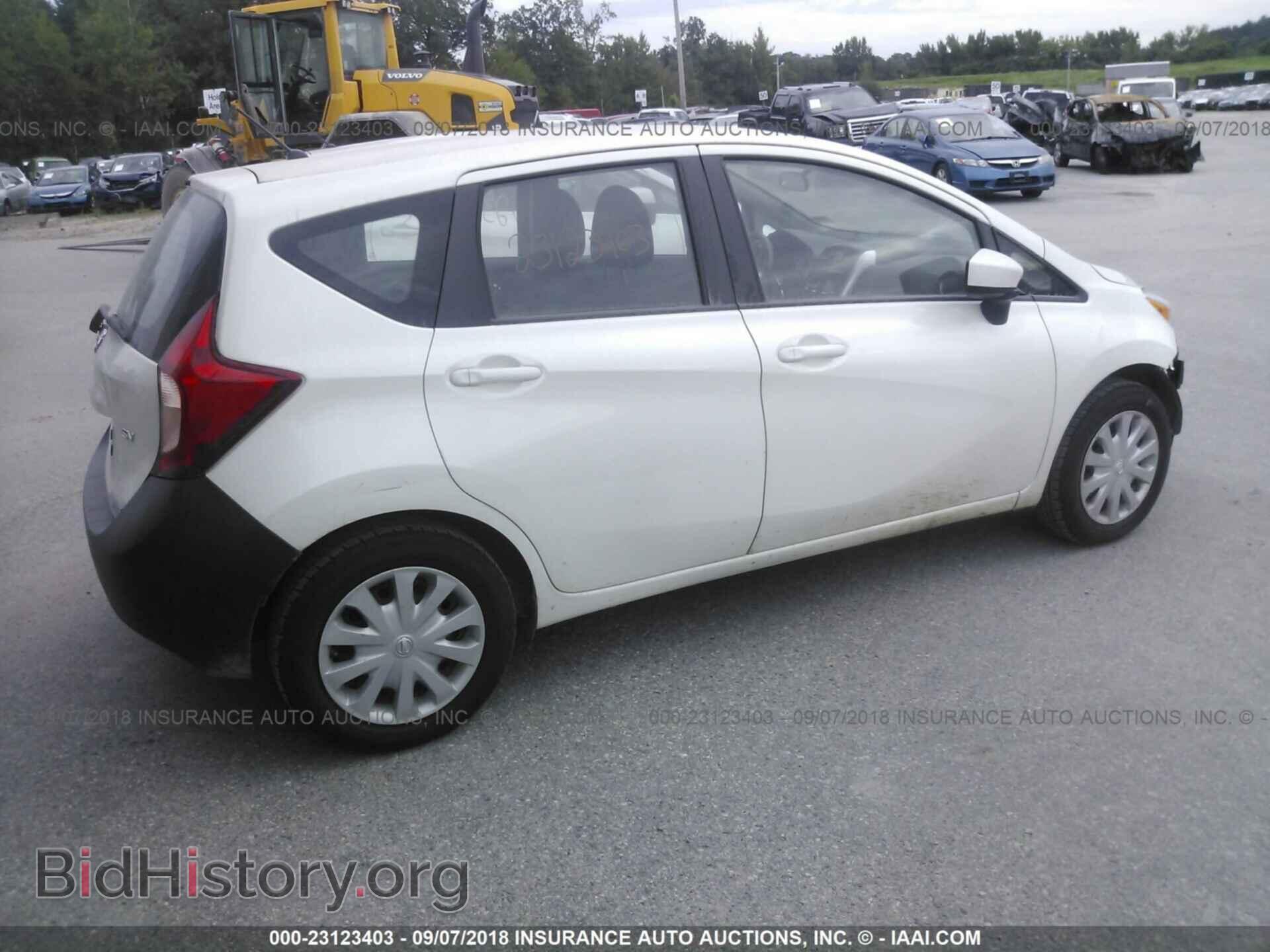 2015 Nissan Versa note - VIN: 3N1CE2CP7FL413728 - Фото 4