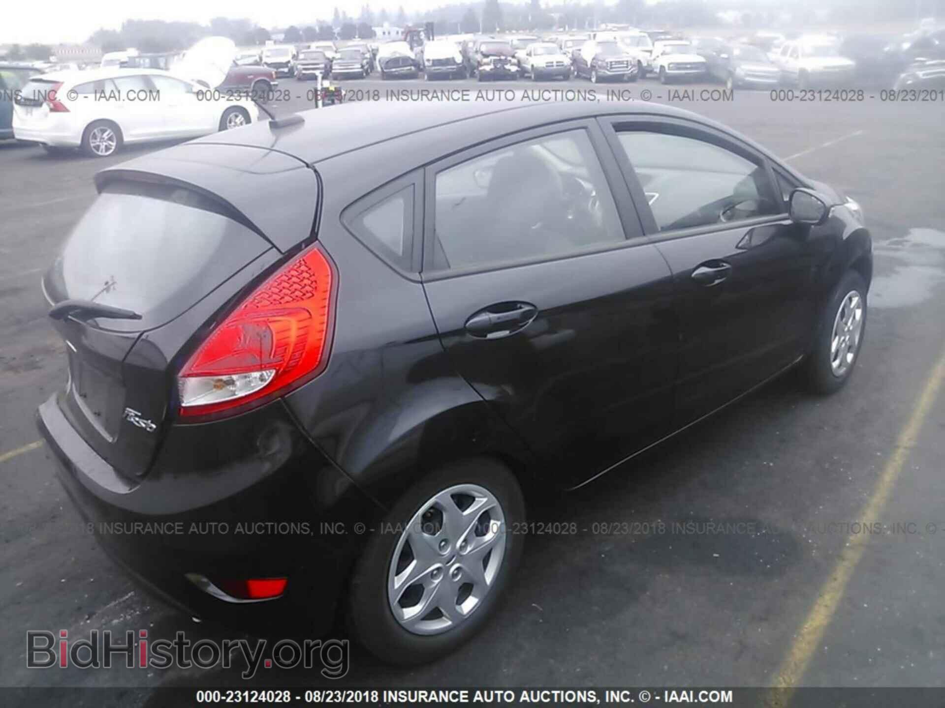 2013 Ford Fiesta - VIN: 3FADP4EJ2DM144518 - Photo 4