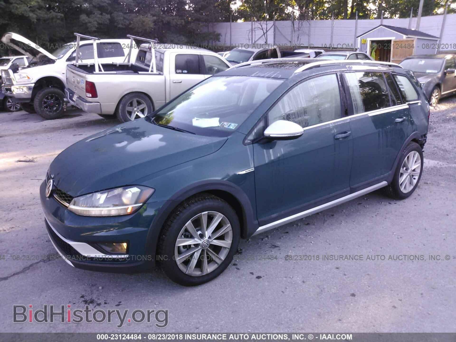 2018 Volkswagen Golf - VIN: 3VWH17AU8JM762854 - Фото 2