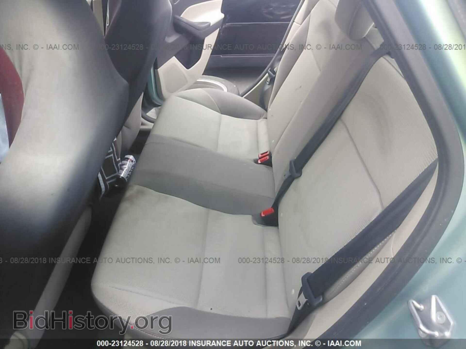 2012 Ford Focus - VIN: 1FAHP3F22CL140083 - Photo 8