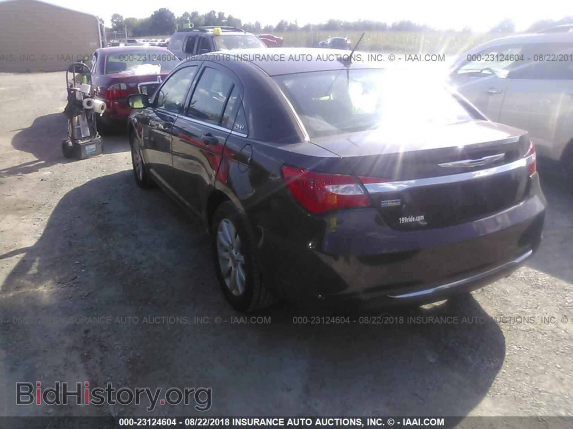 2013 Chrysler 200 - VIN: 1C3CCBBG8DN658883 - Фото 3