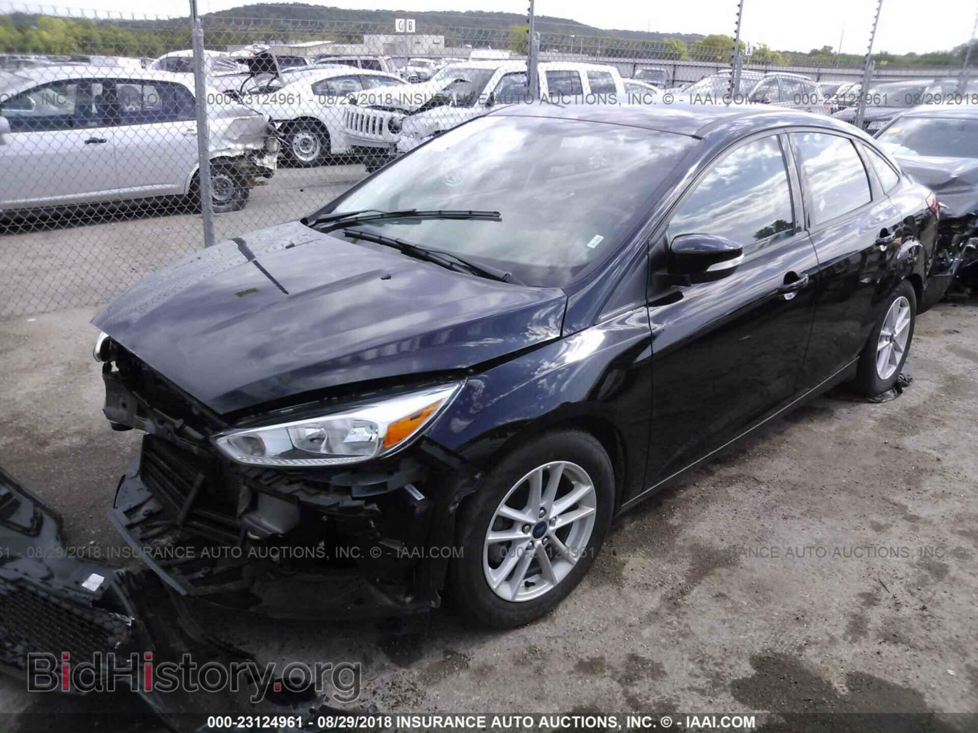 2017 Ford Focus - VIN: 1FADP3F20HL286360 - Photo 2