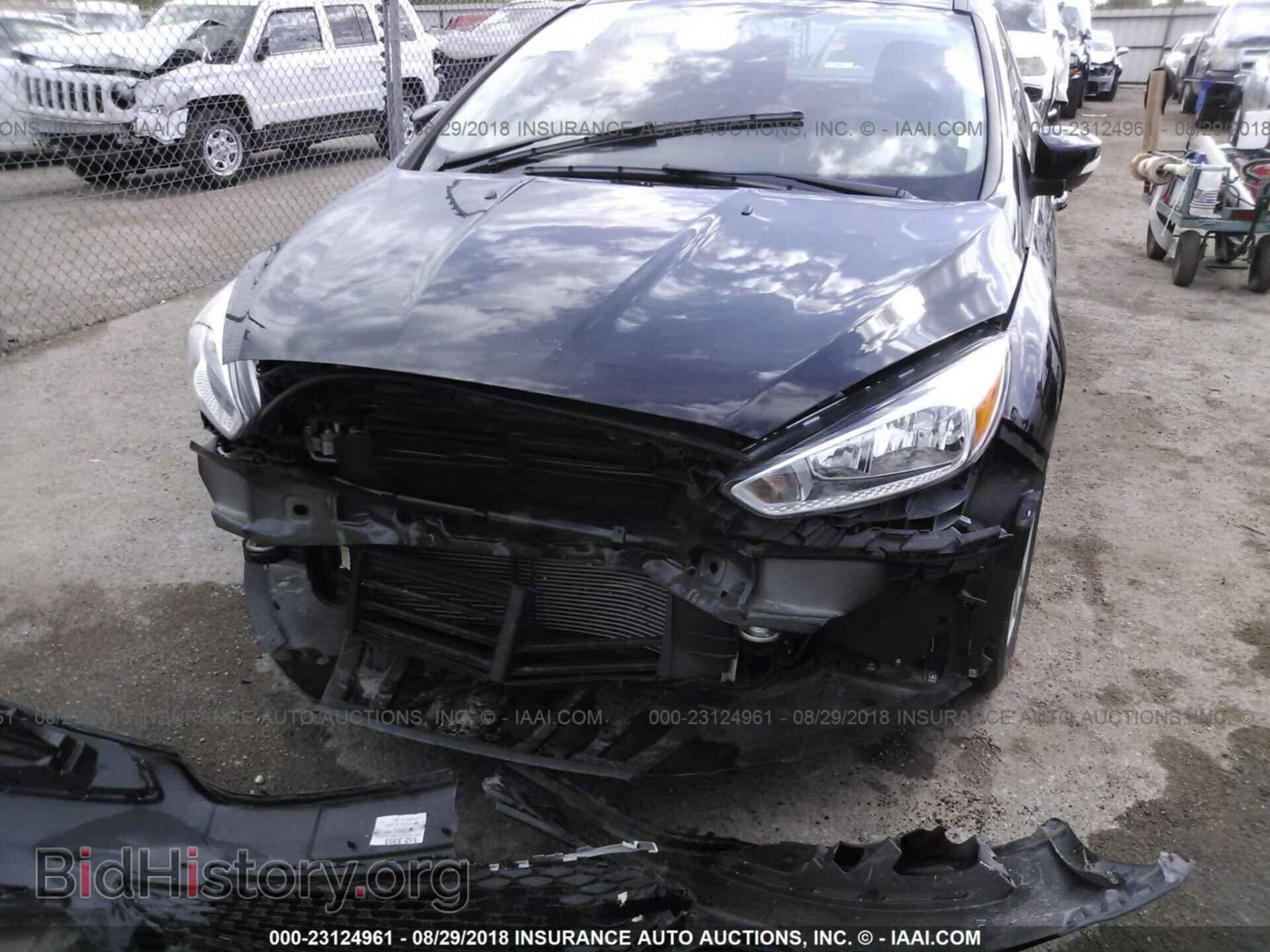 2017 Ford Focus - VIN: 1FADP3F20HL286360 - Photo 6