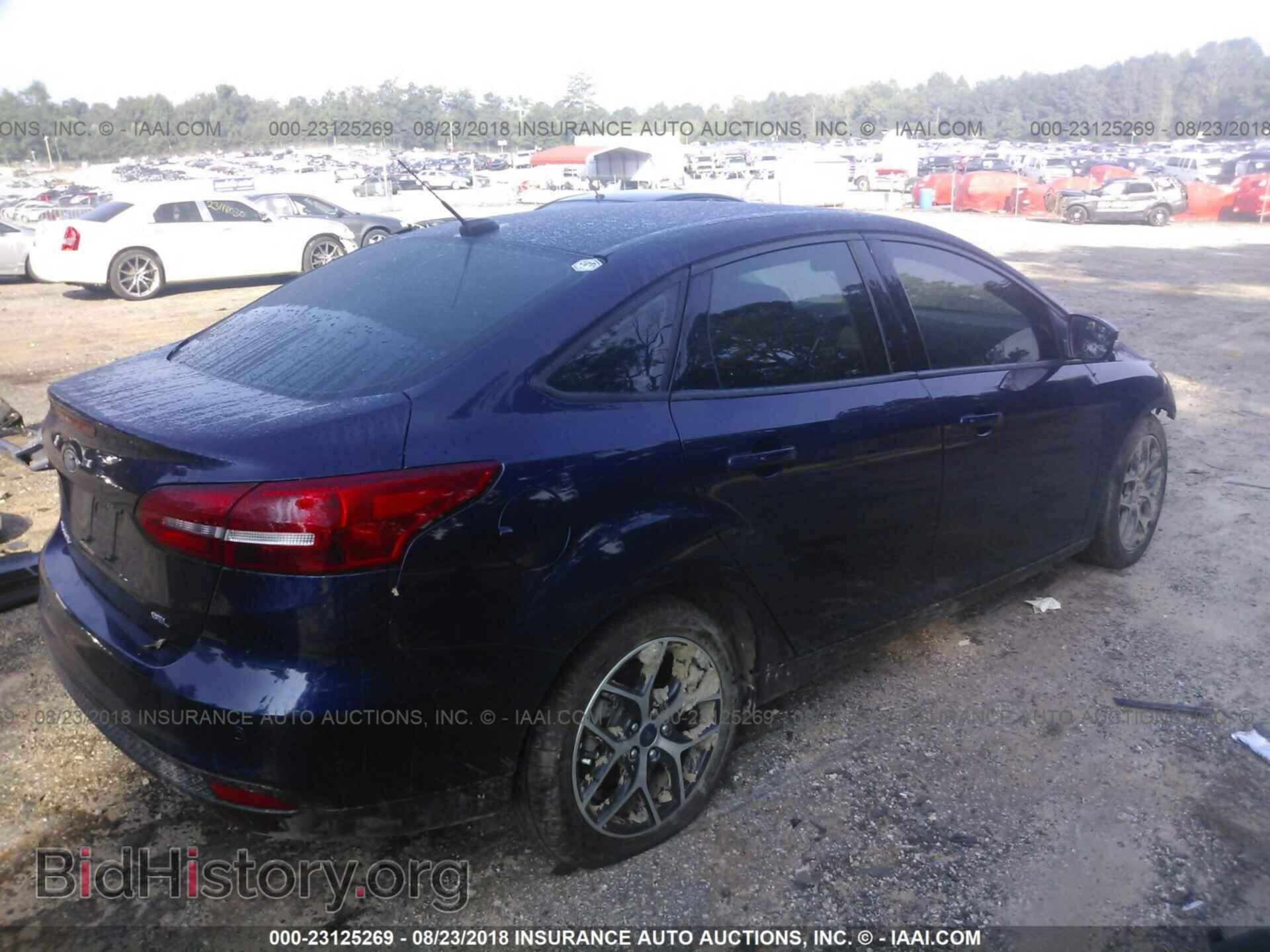2017 Ford Focus - VIN: 1FADP3H21HL241375 - Photo 4