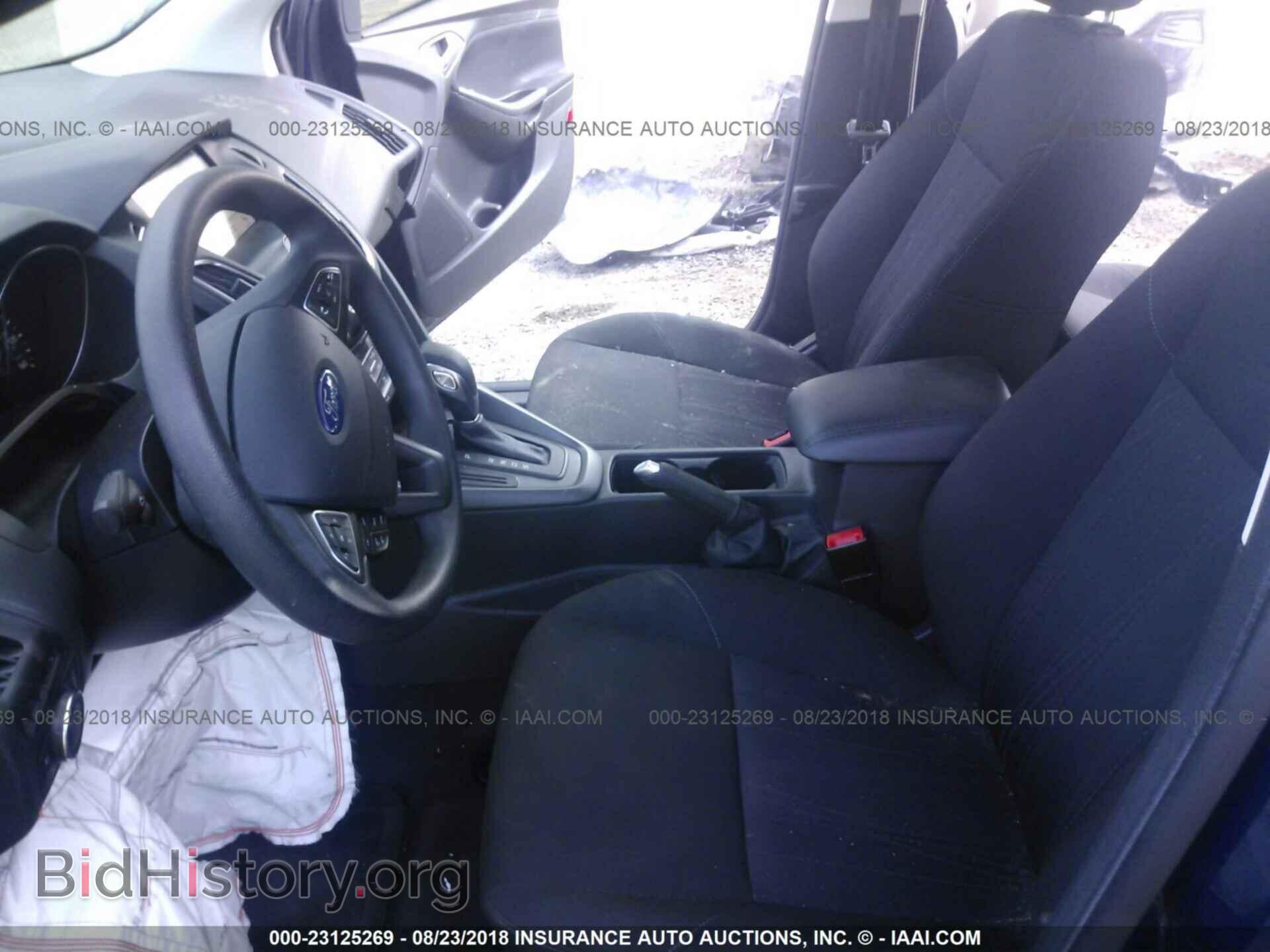 2017 Ford Focus - VIN: 1FADP3H21HL241375 - Photo 5