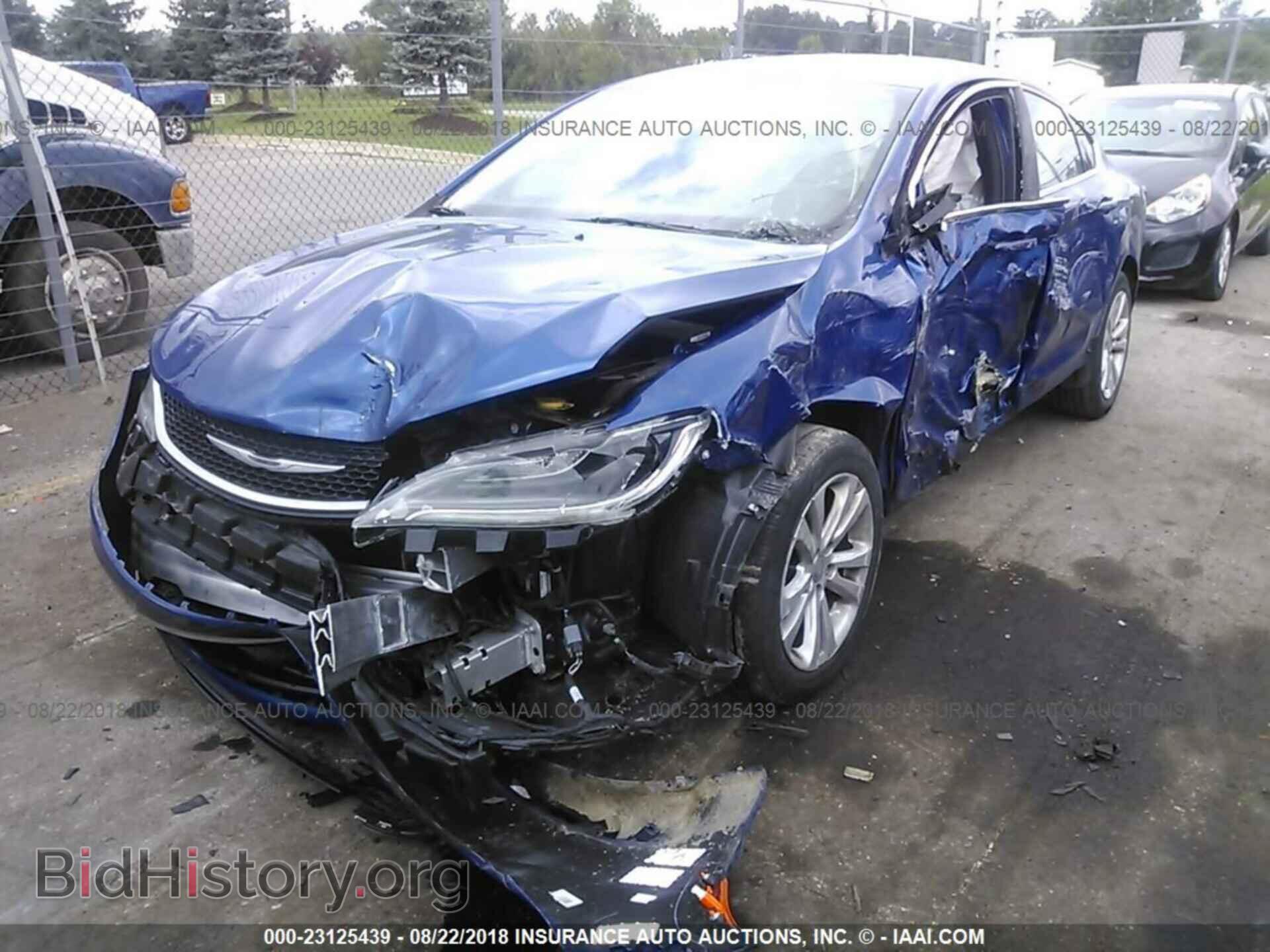 2016 Chrysler 200 - VIN: 1C3CCCAB6GN107321 - Photo 2