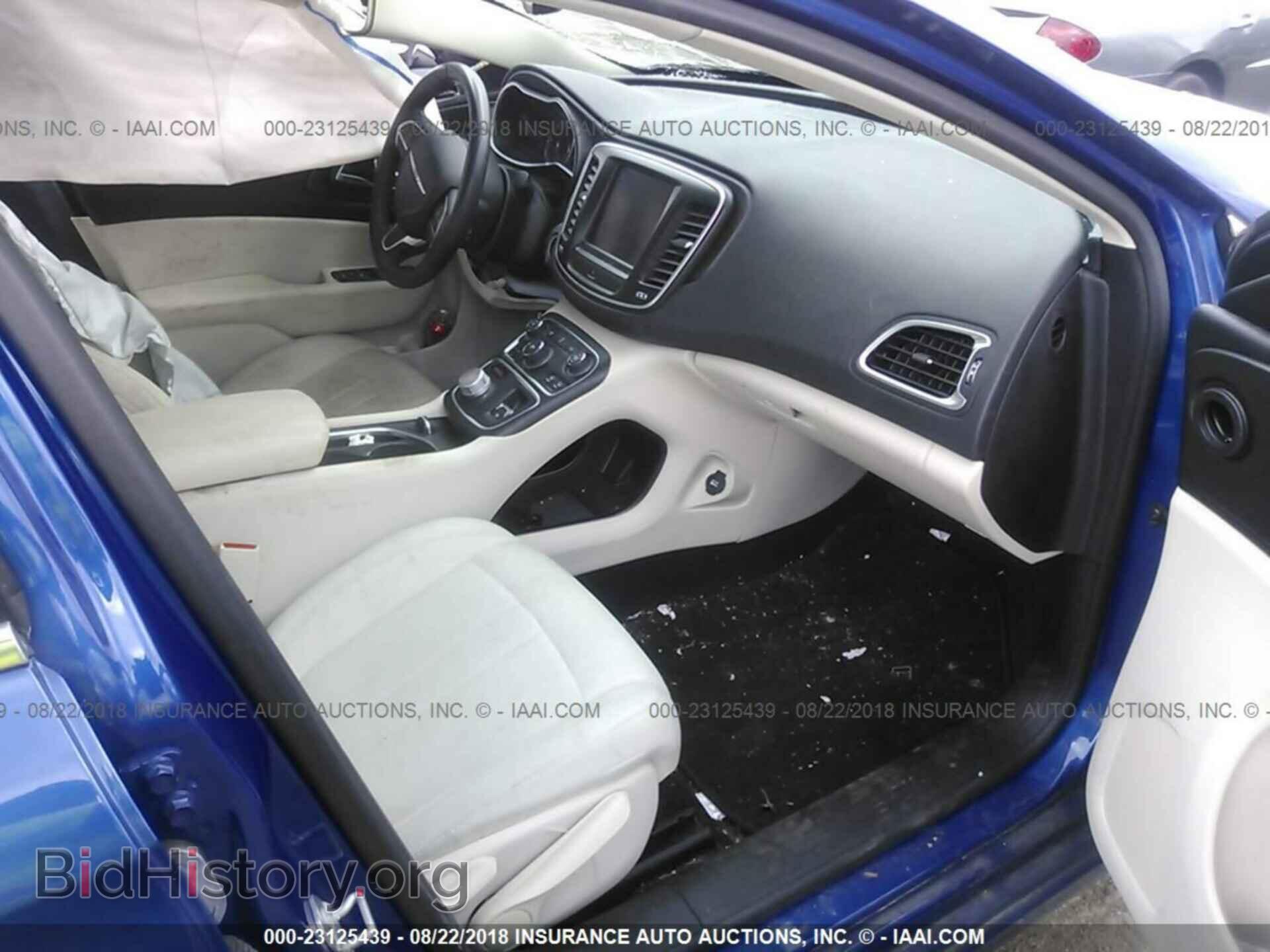 2016 Chrysler 200 - VIN: 1C3CCCAB6GN107321 - Photo 5