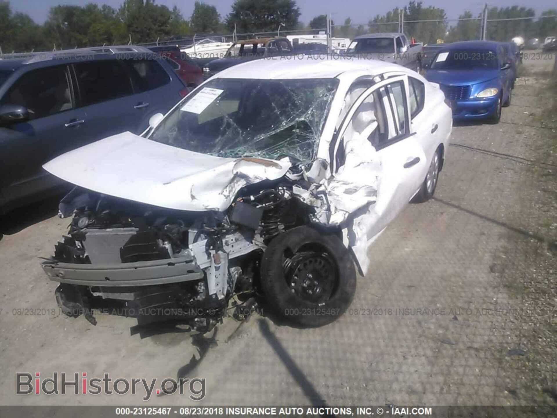 2017 Nissan Versa - VIN: 3N1CN7AP0HL873641 - Фото 2
