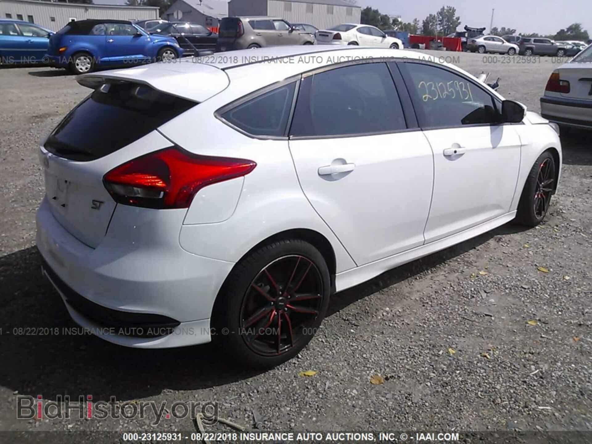2017 Ford Focus - VIN: 1FADP3L95HL334002 - Фото 4
