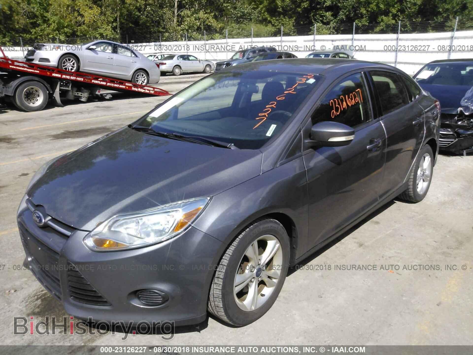 2013 Ford Focus - VIN: 1FADP3F22DL130430 - Фото 2
