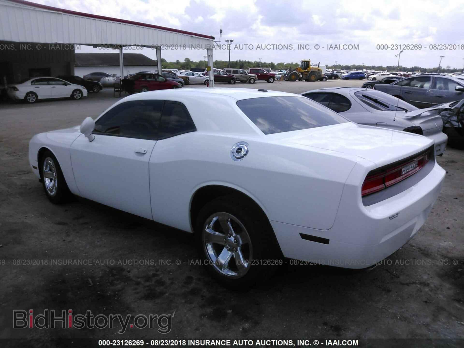 2012 Dodge Challenger - VIN: 2C3CDYAG5CH209945 - Photo 3
