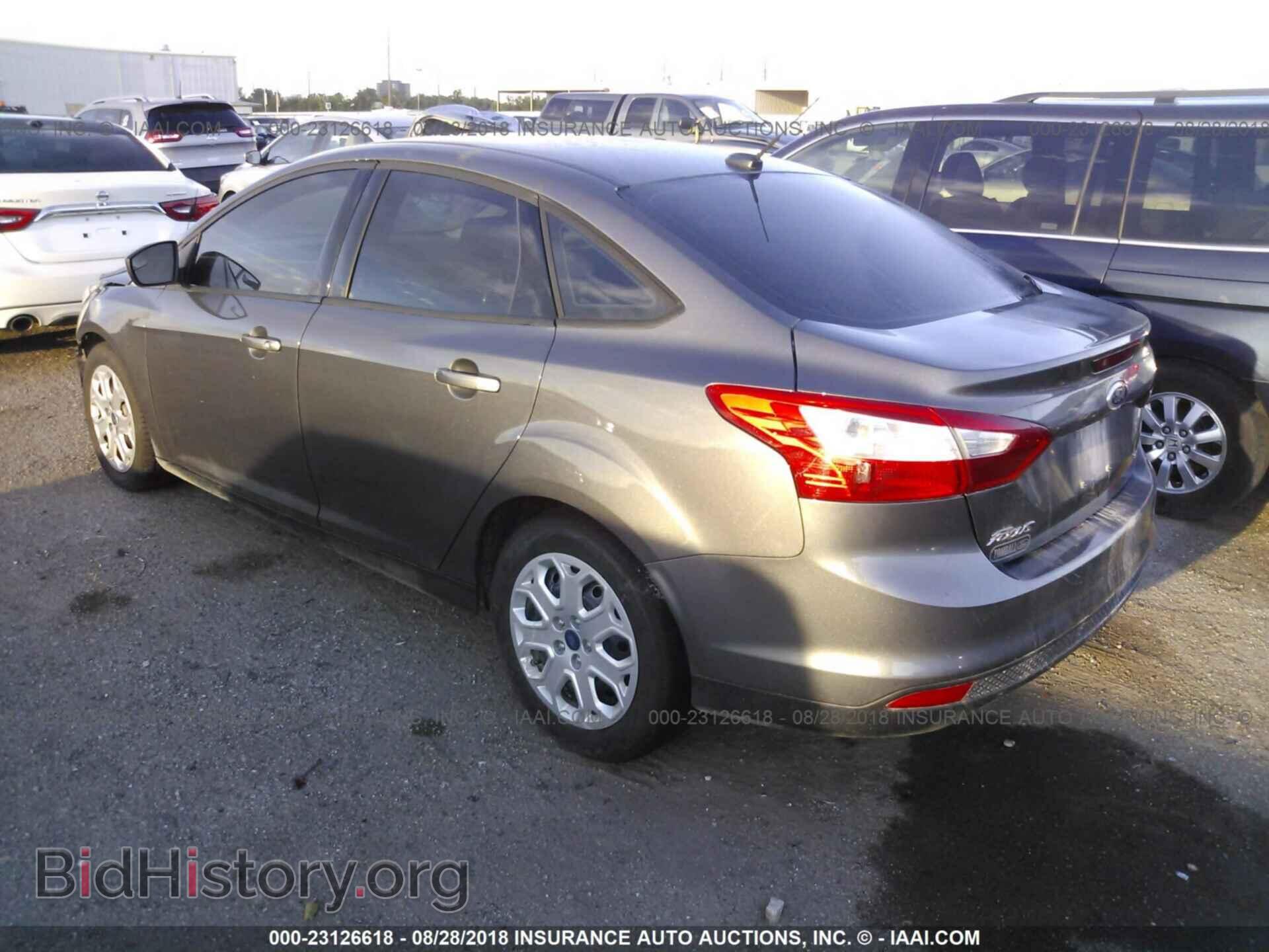 2012 Ford Focus - VIN: 1FAHP3F24CL226897 - Photo 3