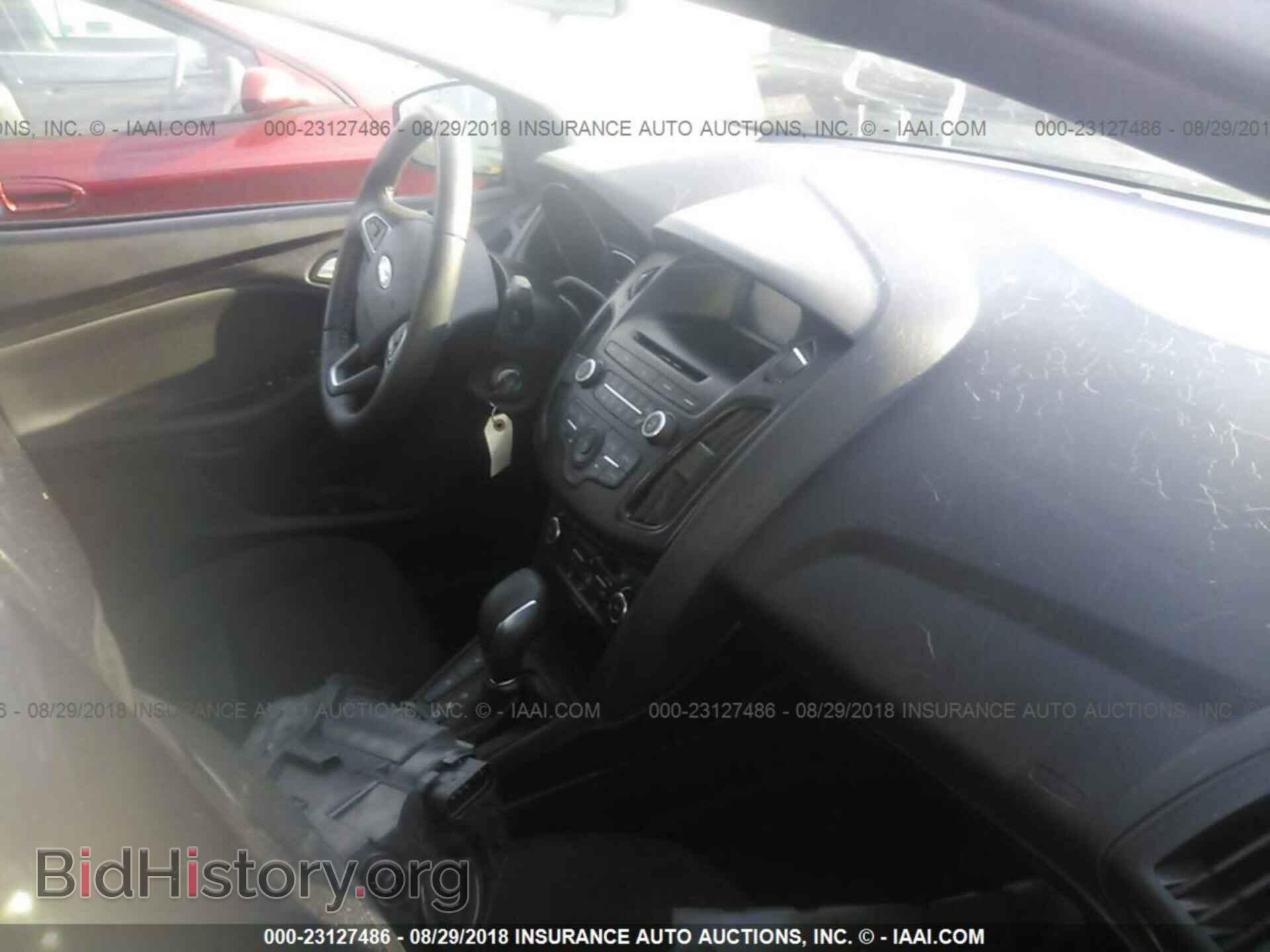 2017 Ford Focus - VIN: 1FADP3FE8HL334245 - Photo 5
