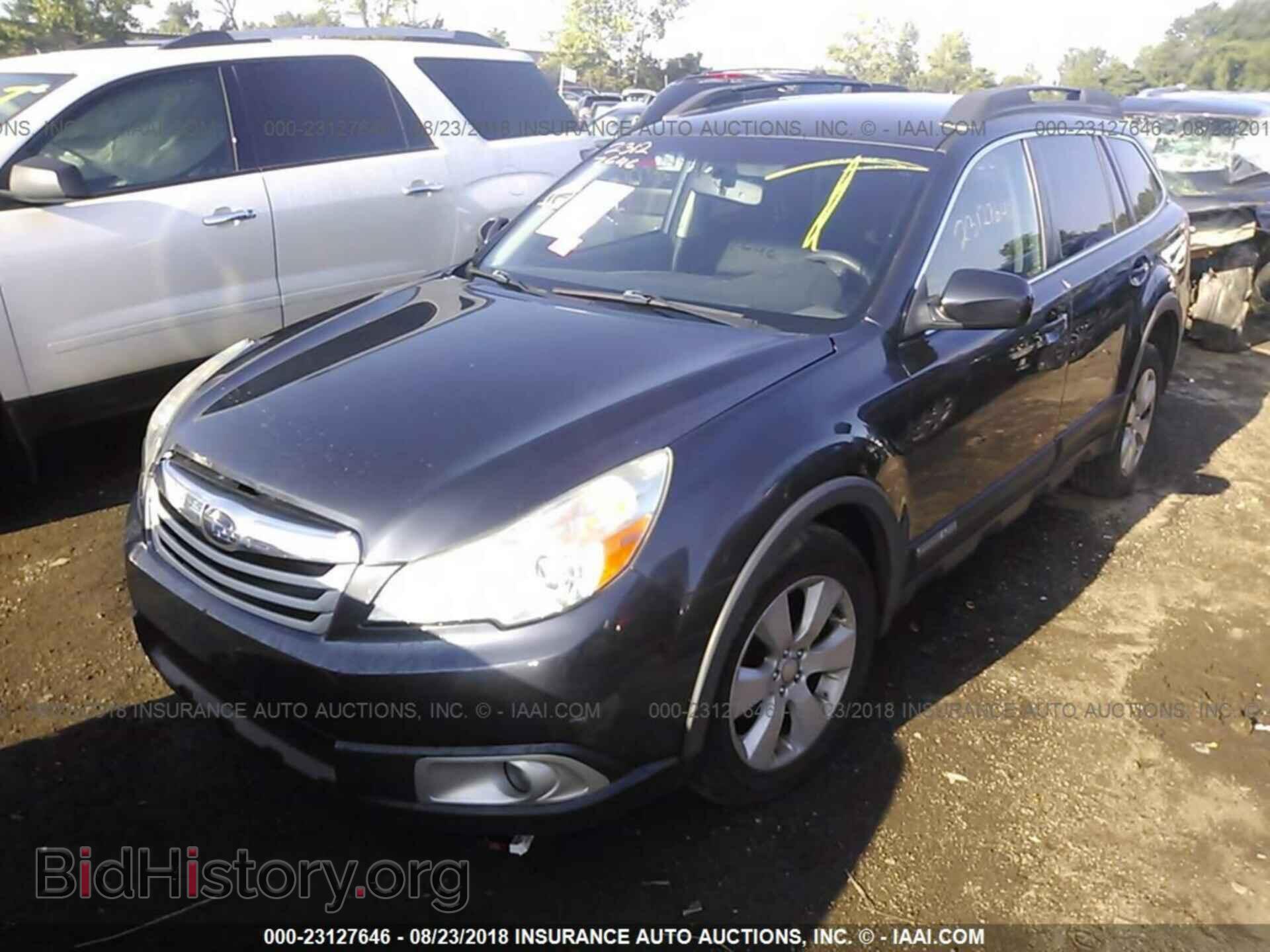 2011 Subaru Outback - VIN: 4S4BRCCC3B3329150 - Фото 2