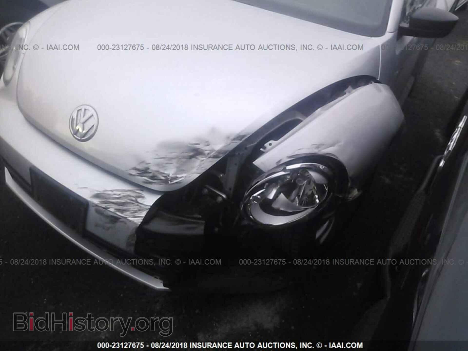 2014 Volkswagen Beetle - VIN: 3VWF17AT5EM647634 - Фото 6