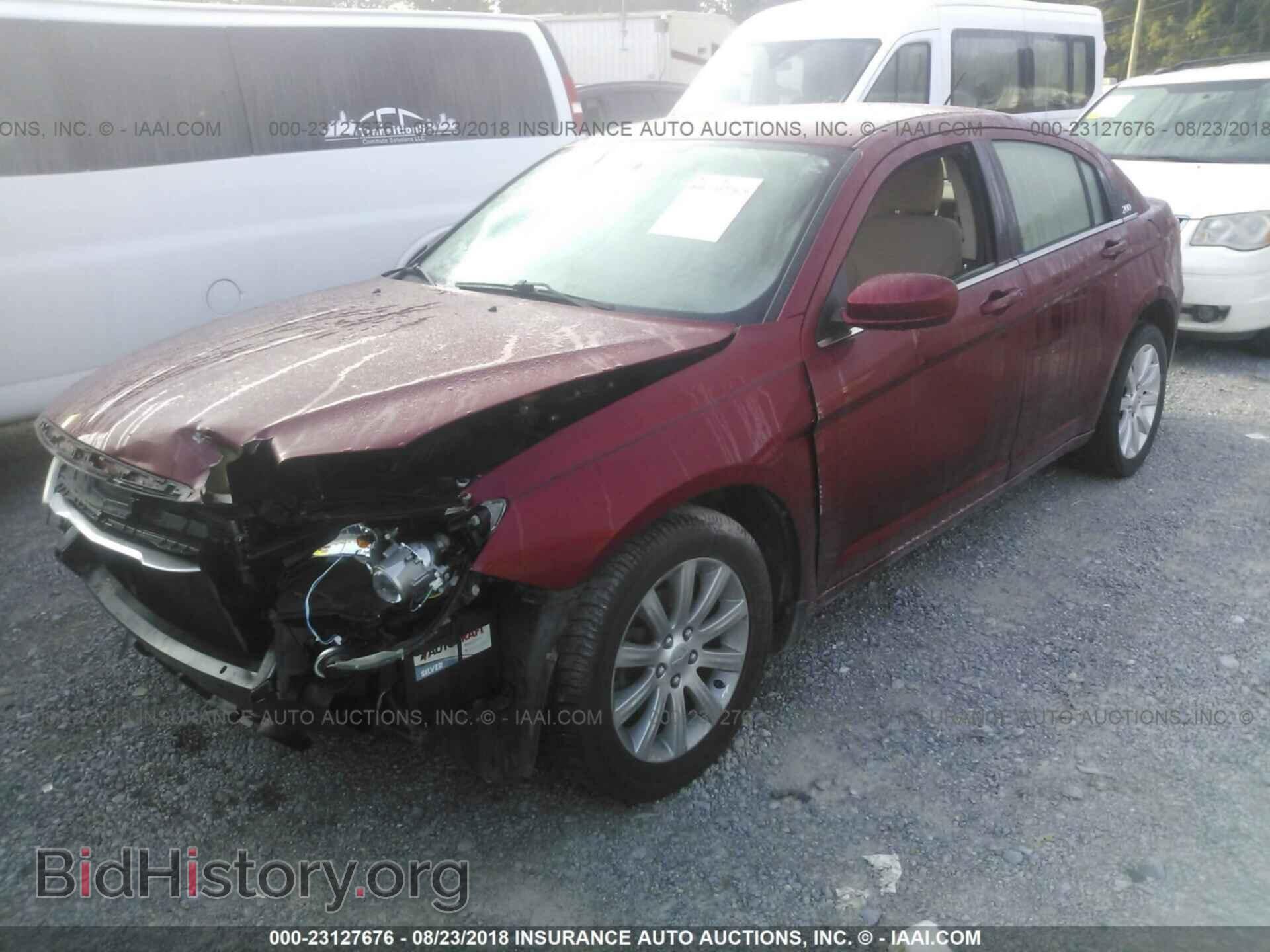2013 Chrysler 200 - VIN: 1C3CCBBB0DN599882 - Фото 2