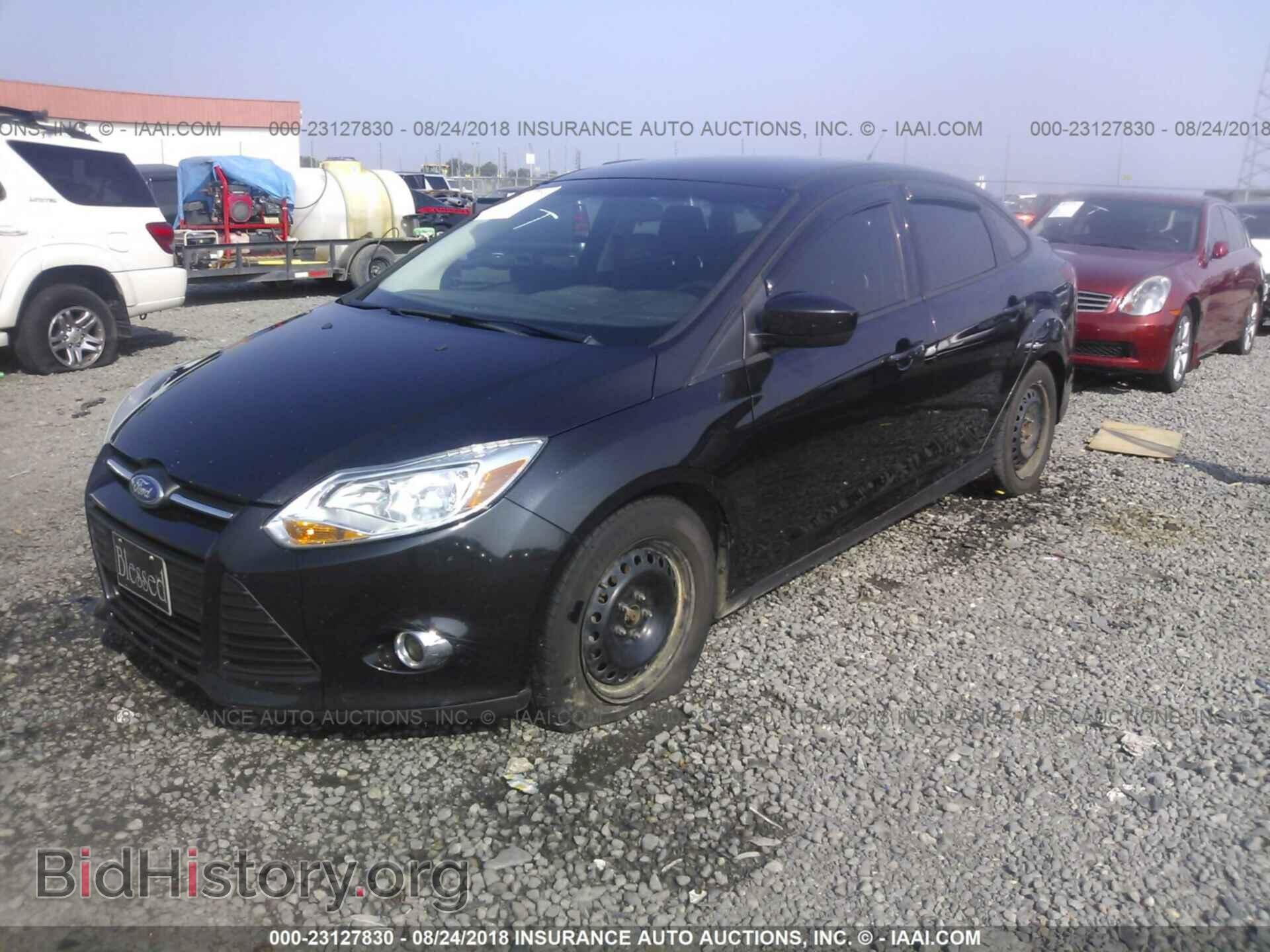 2012 Ford Focus - VIN: 1FAHP3F23CL287822 - Photo 2