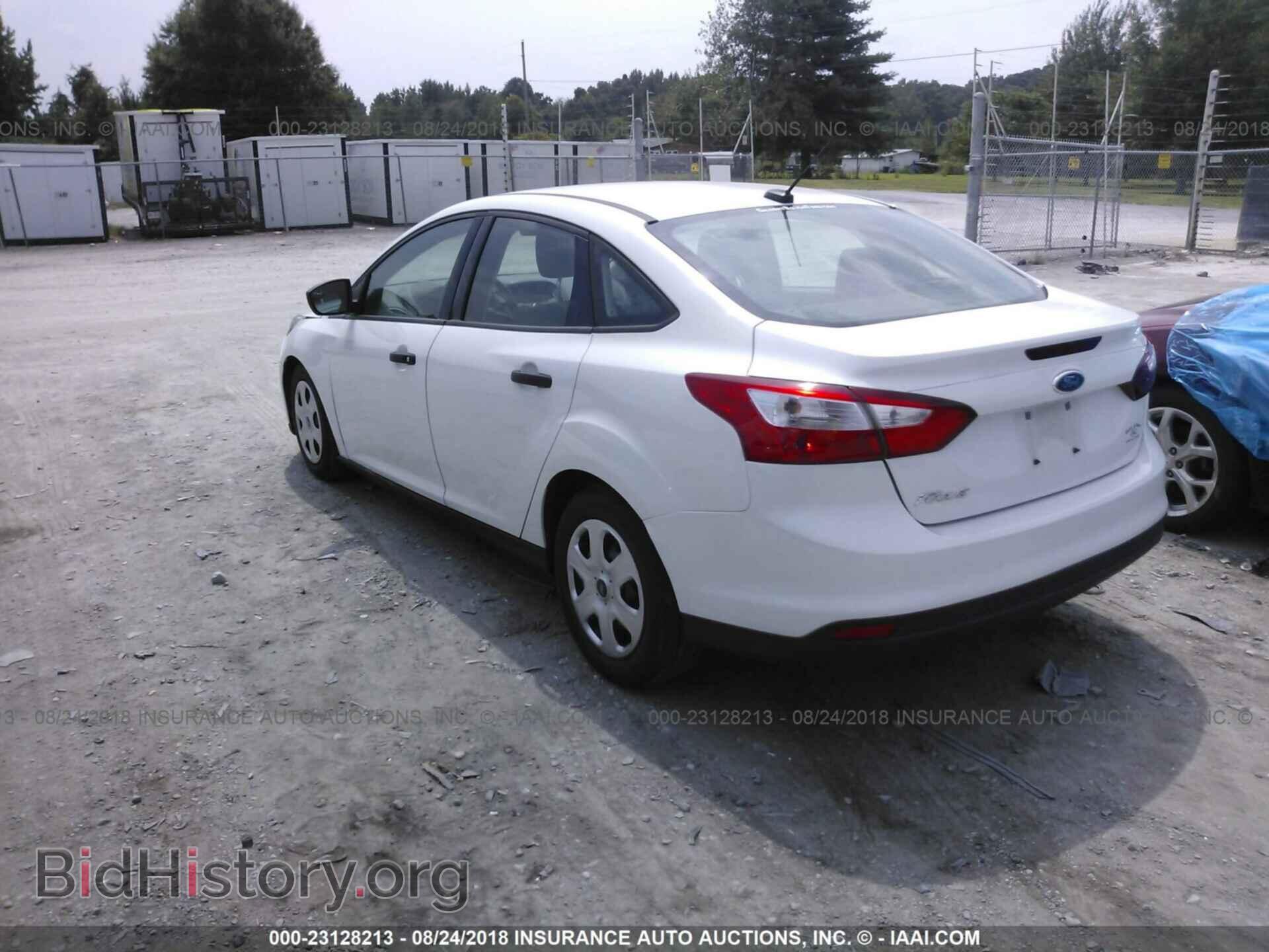 2012 Ford Focus - VIN: 1FAHP3E29CL260528 - Photo 3