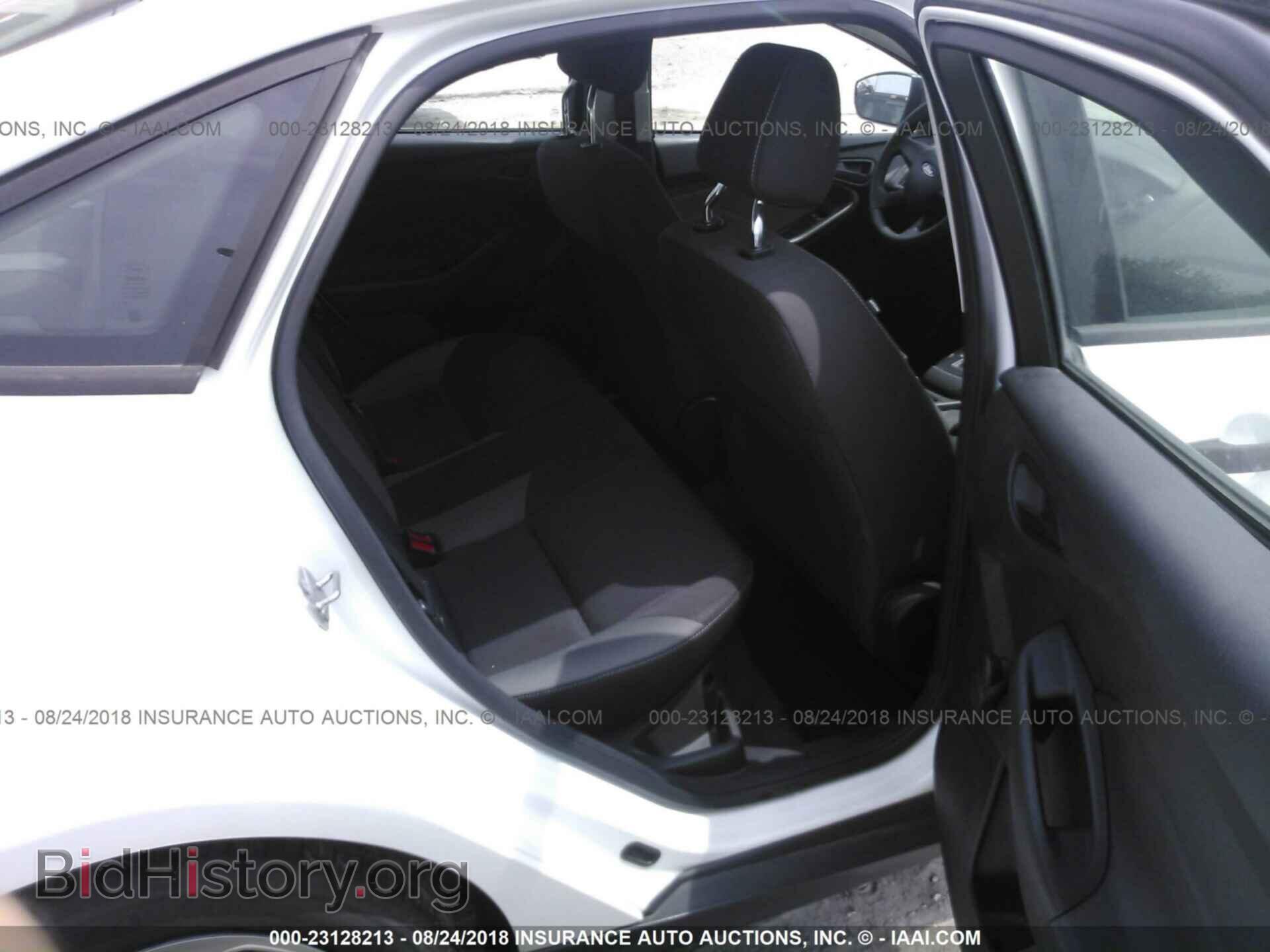 2012 Ford Focus - VIN: 1FAHP3E29CL260528 - Photo 8