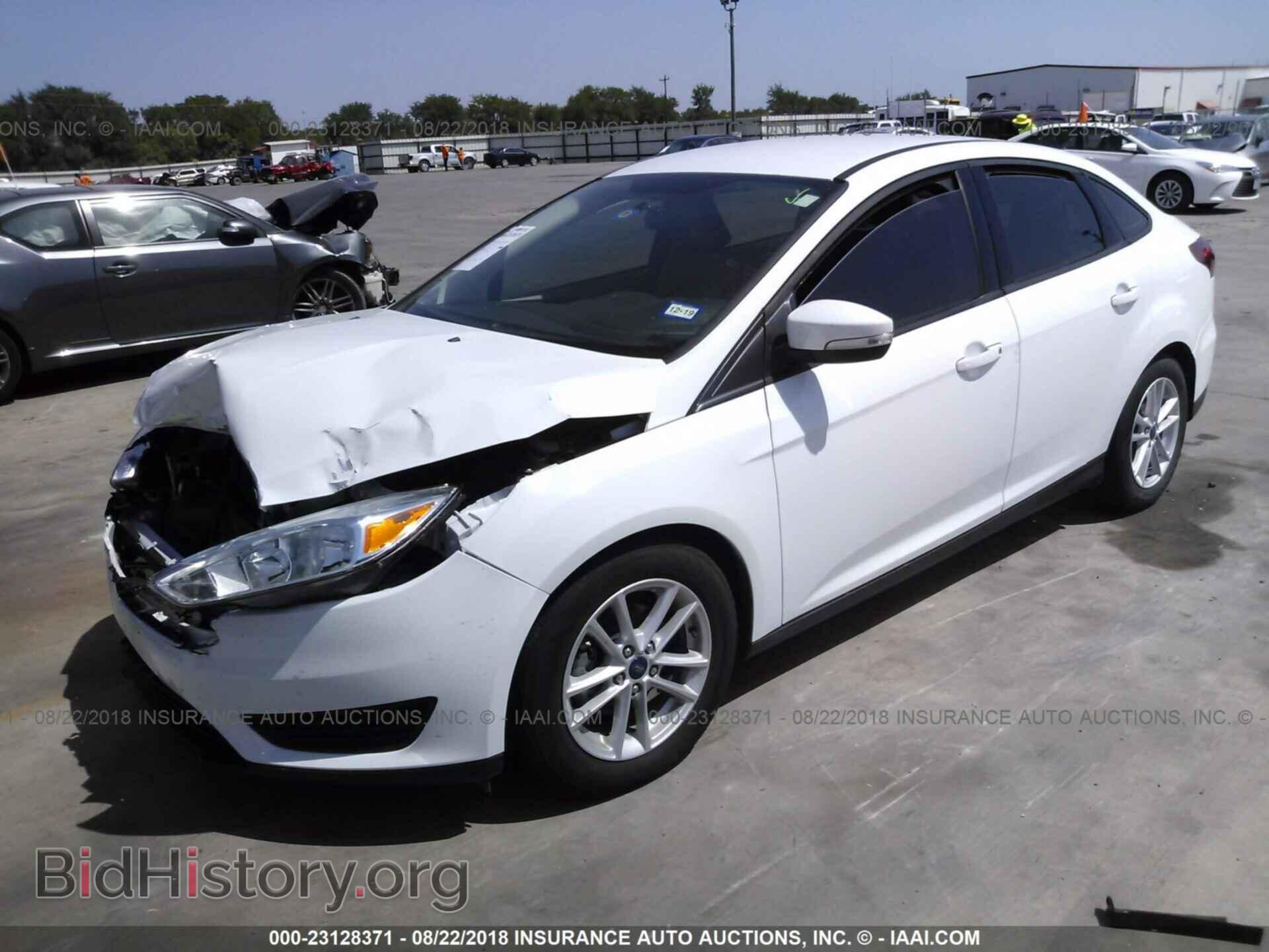 2017 Ford Focus - VIN: 1FADP3F25HL244671 - Photo 2