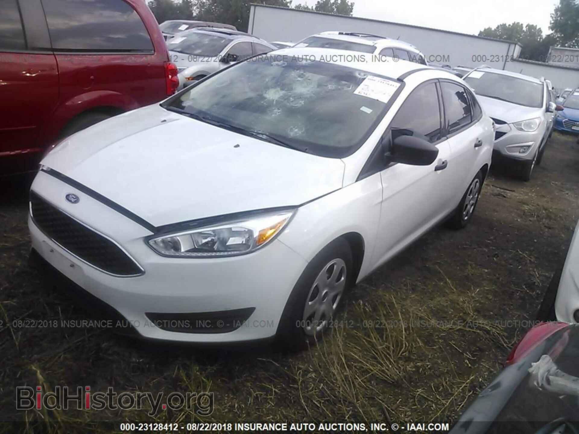 2017 Ford Focus - VIN: 1FADP3E27HL328959 - Photo 2
