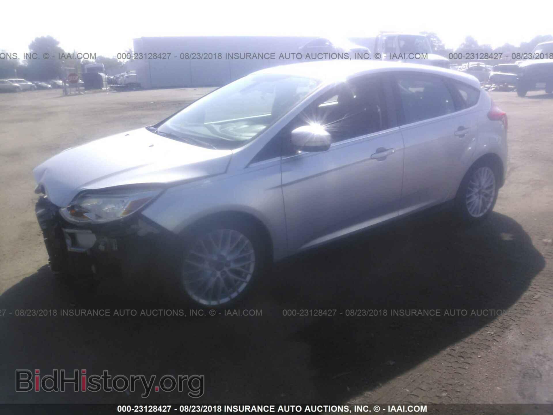 2012 Ford Focus - VIN: 1FAHP3M28CL105650 - Photo 2