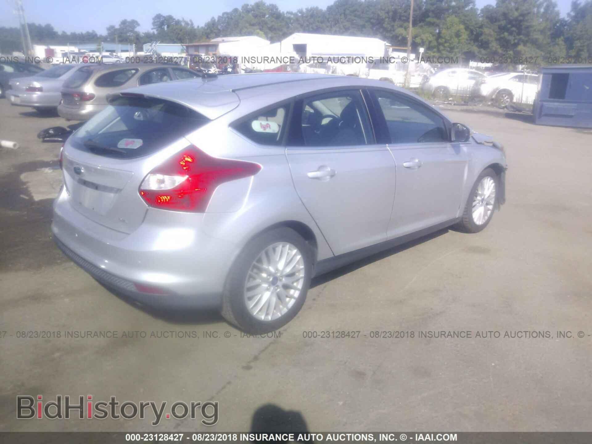 2012 Ford Focus - VIN: 1FAHP3M28CL105650 - Photo 4