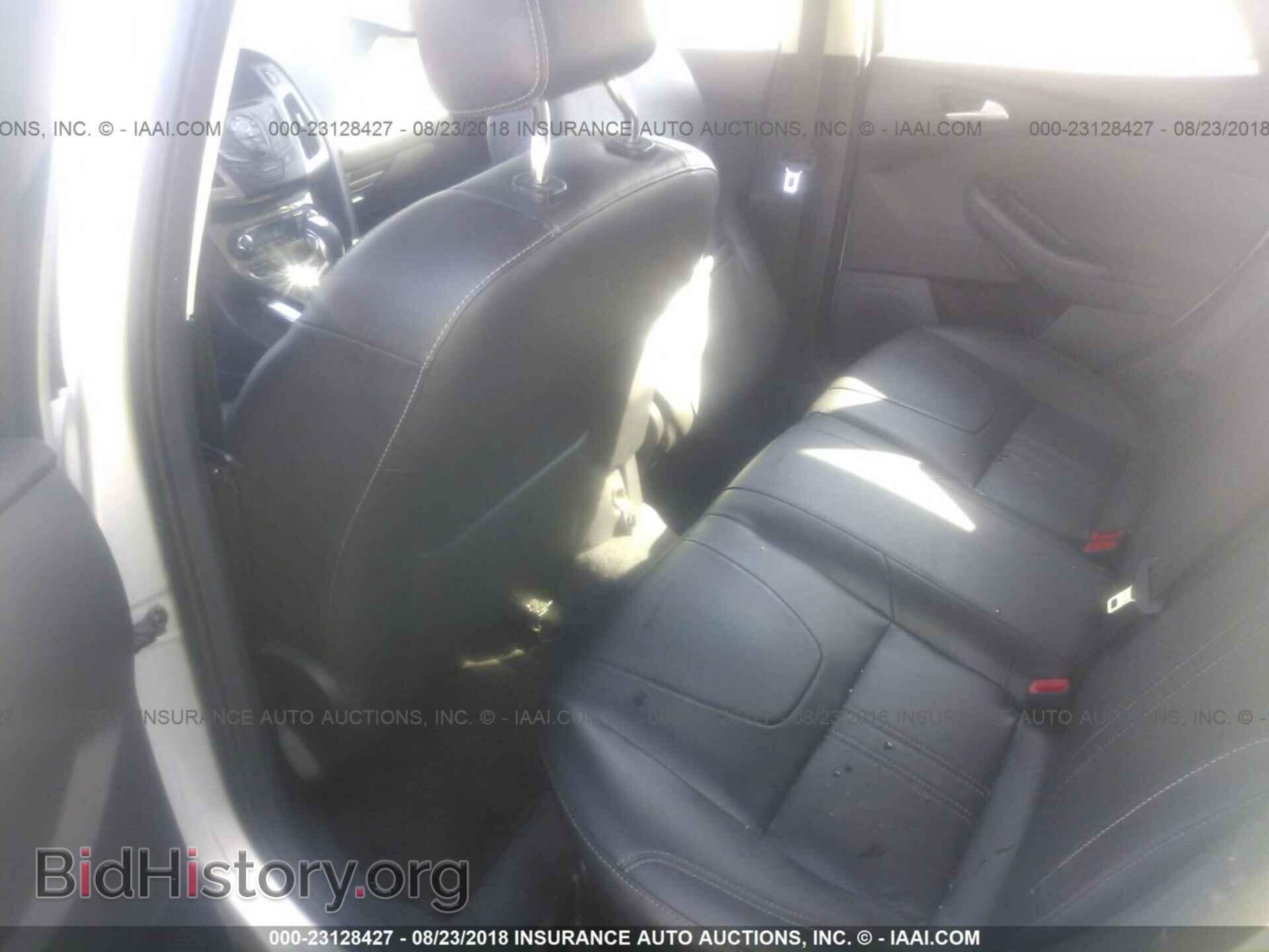 2012 Ford Focus - VIN: 1FAHP3M28CL105650 - Photo 8