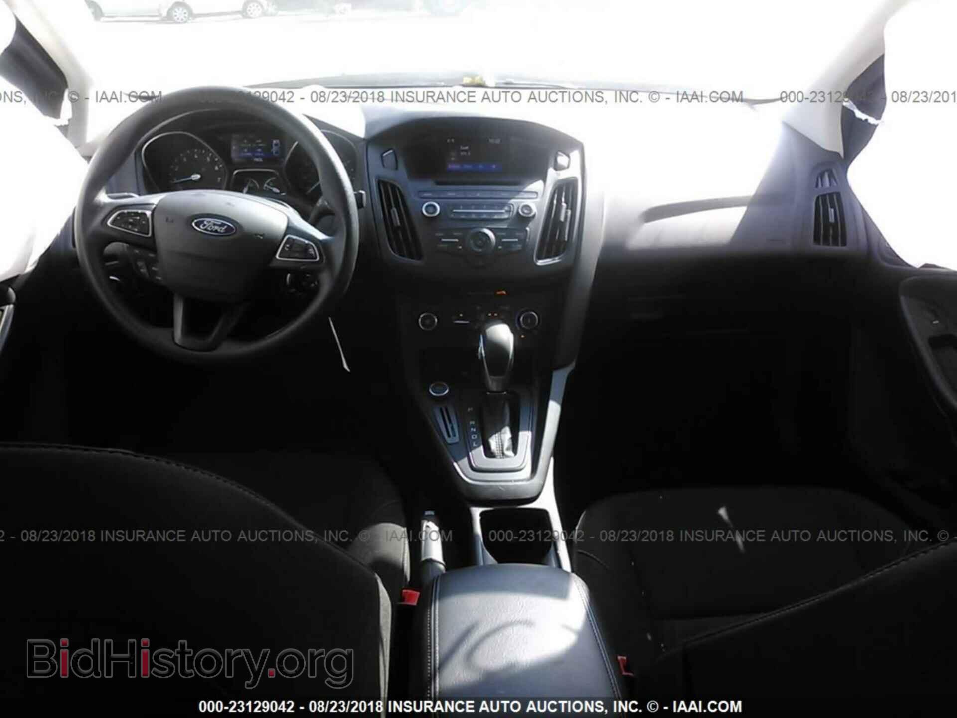 2017 Ford Focus - VIN: 1FADP3F21HL343388 - Photo 5