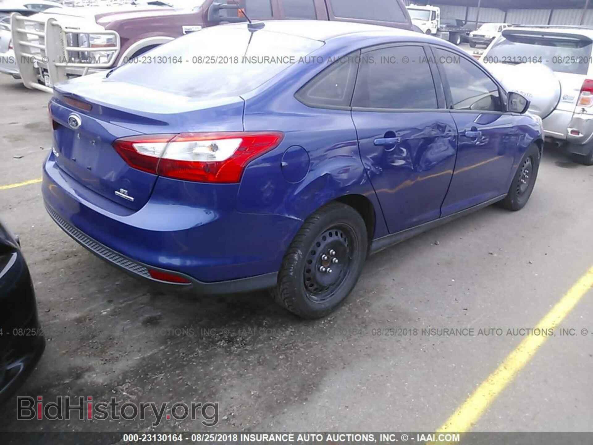 2012 Ford Focus - VIN: 1FAHP3F26CL466257 - Photo 4