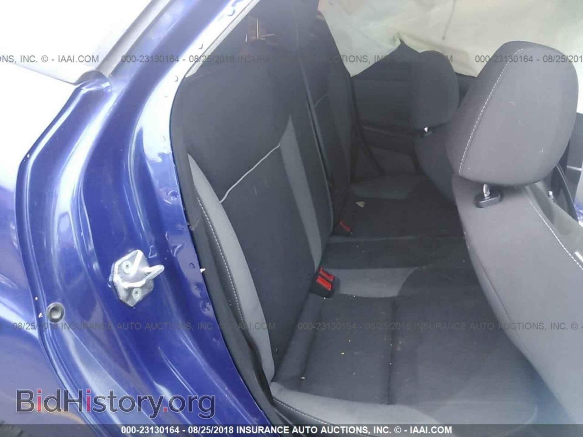 2012 Ford Focus - VIN: 1FAHP3F26CL466257 - Photo 8