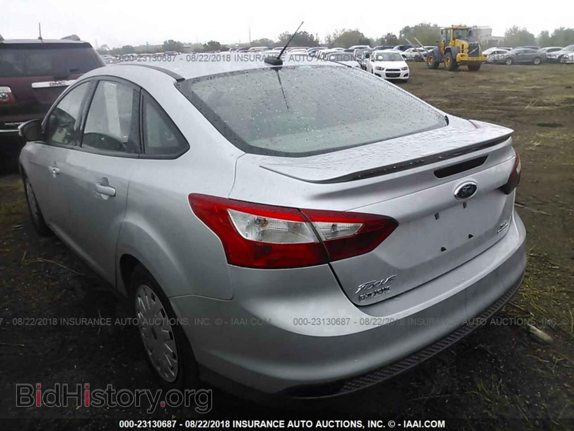 2014 Ford Focus - VIN: 1FADP3F26EL383218 - Photo 3