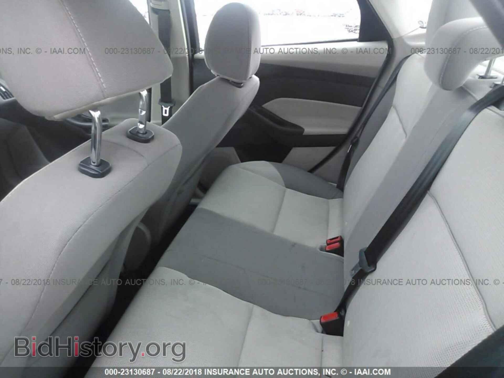 2014 Ford Focus - VIN: 1FADP3F26EL383218 - Photo 8