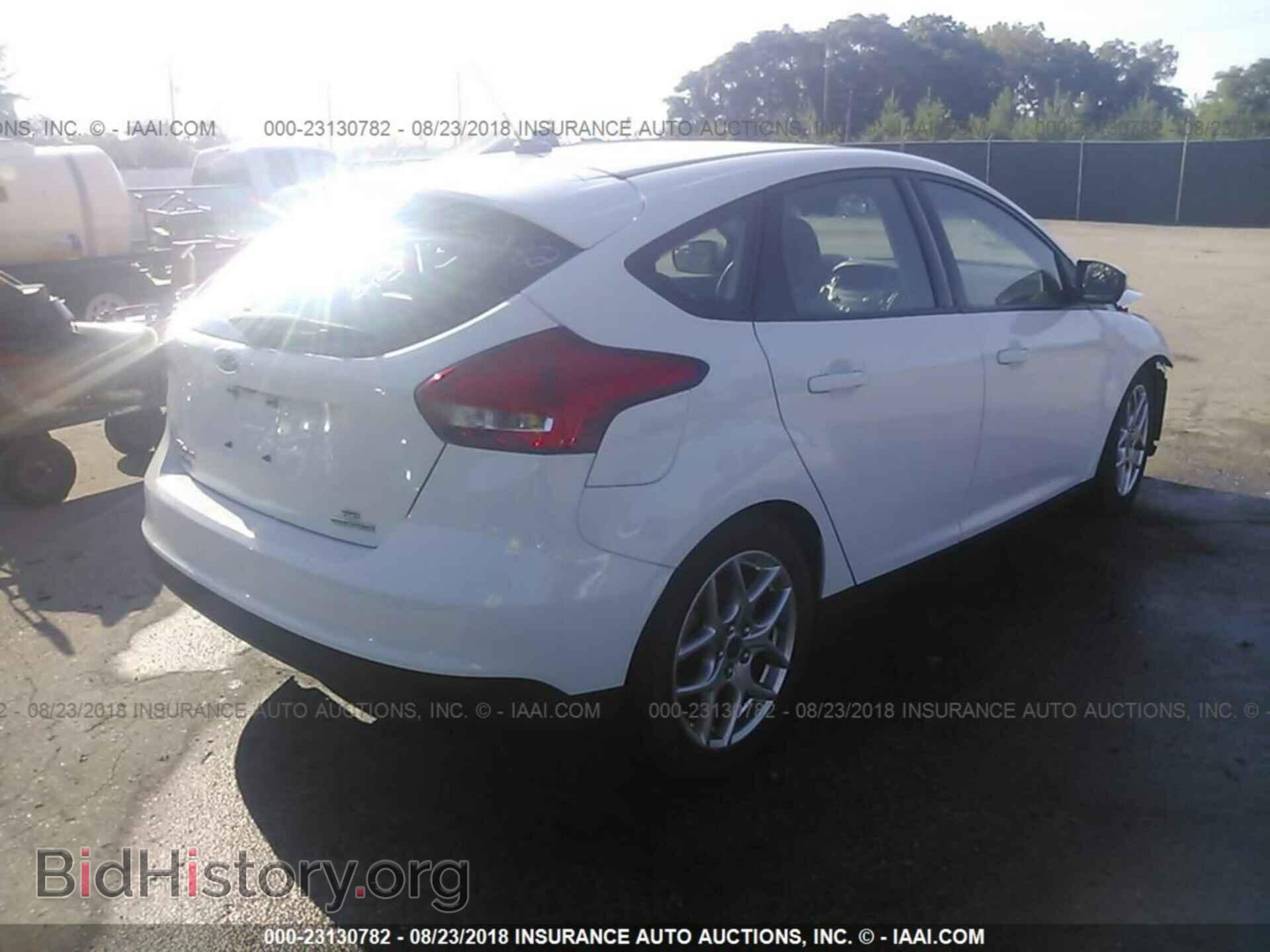 2015 Ford Focus - VIN: 1FADP3K24FL326488 - Photo 4
