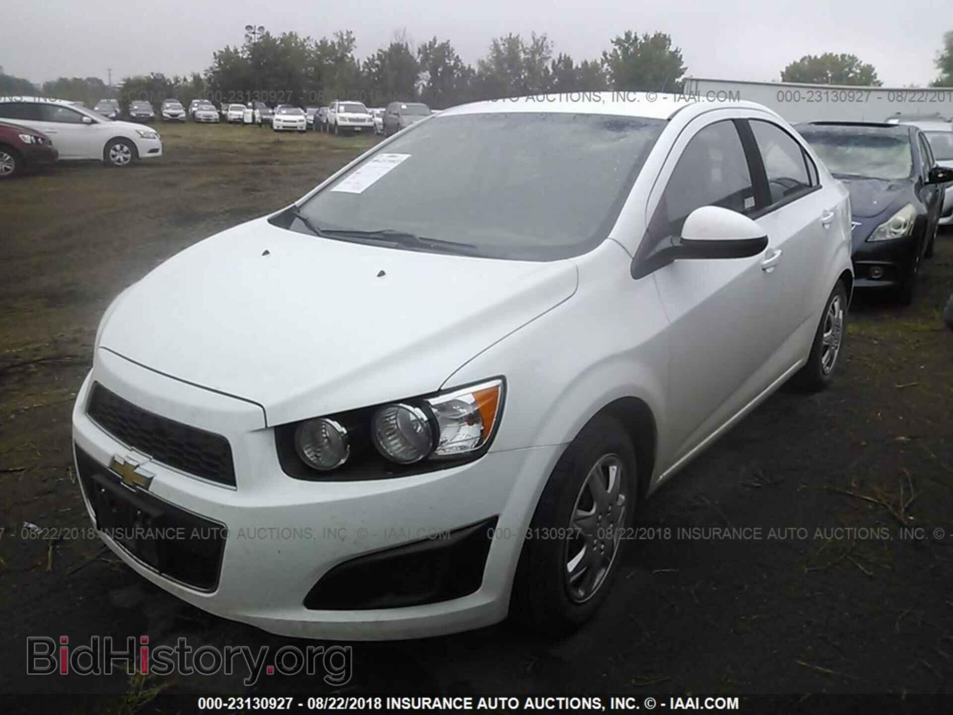 2014 Chevrolet Sonic - VIN: 1G1JA5SH2E4126189 - Фото 2