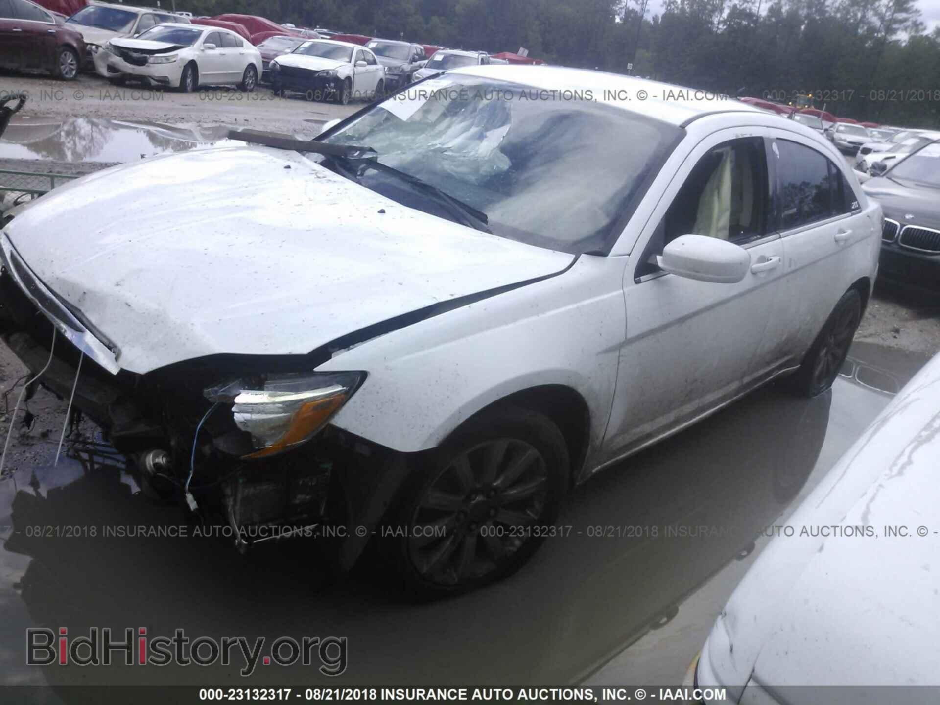 2013 Chrysler 200 - VIN: 1C3CCBBB0DN672880 - Photo 2