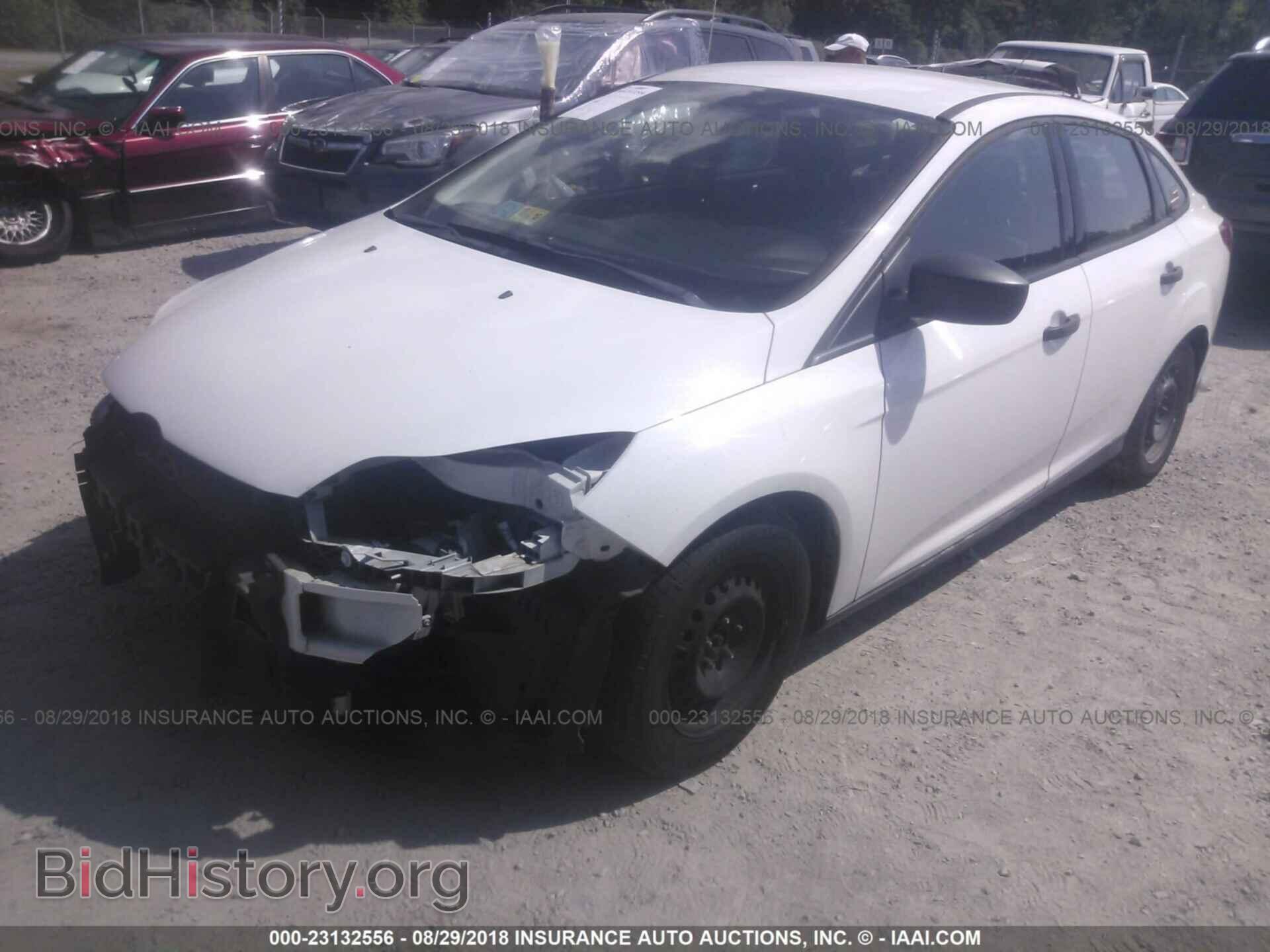 2012 Ford Focus - VIN: 1FAHP3E22CL173523 - Photo 2