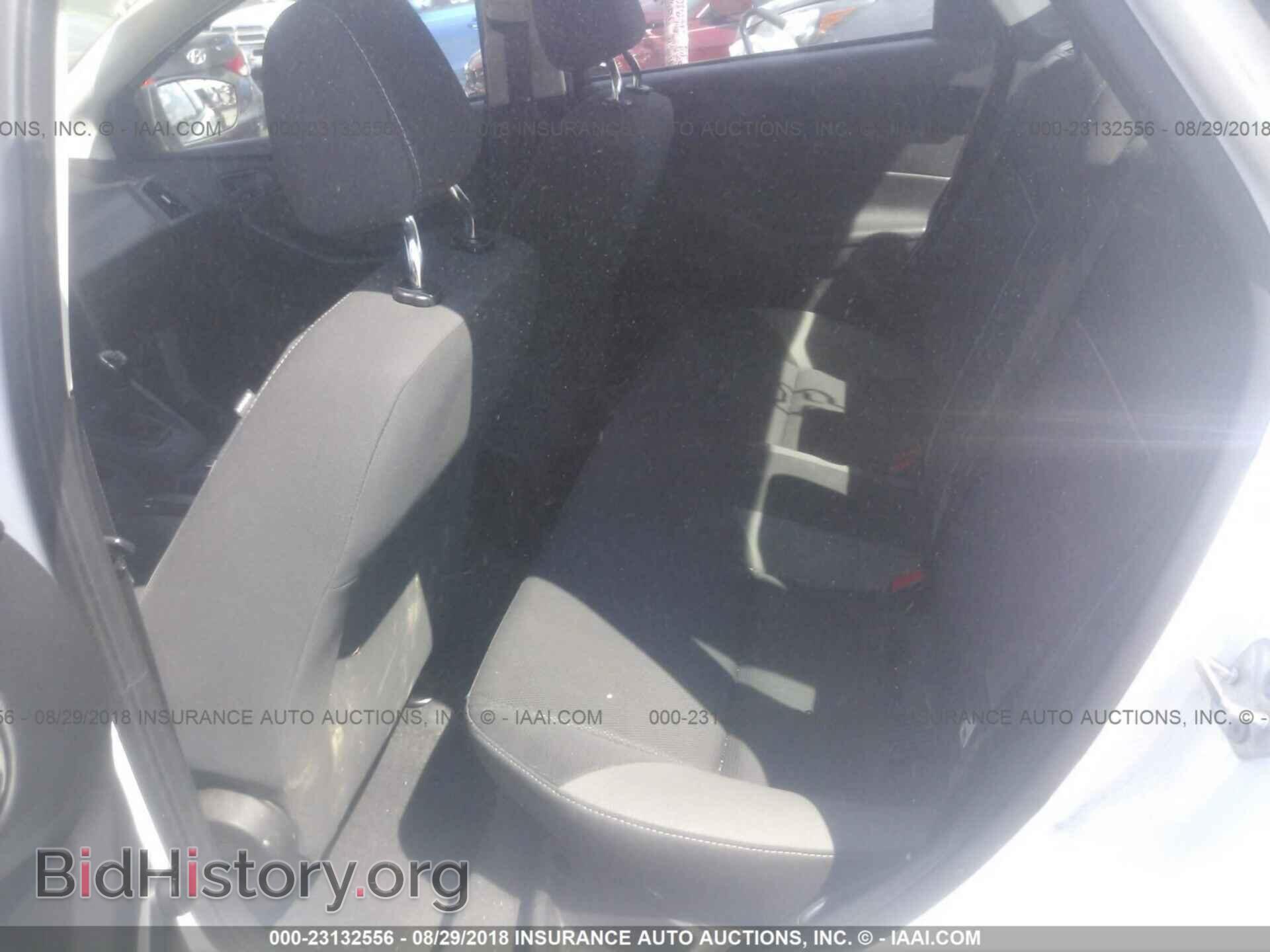2012 Ford Focus - VIN: 1FAHP3E22CL173523 - Photo 8