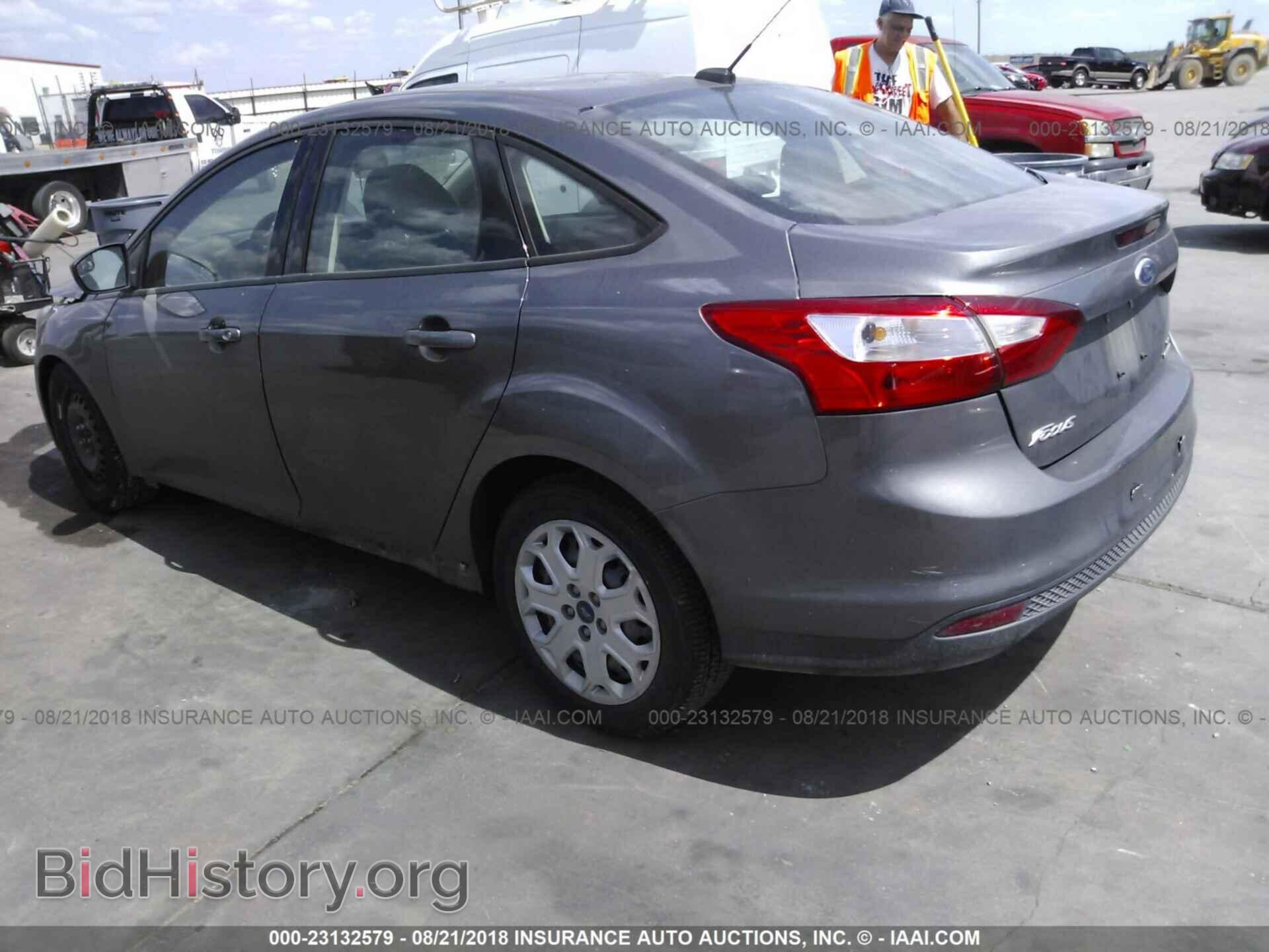 2012 Ford Focus - VIN: 1FAHP3F21CL469454 - Photo 3