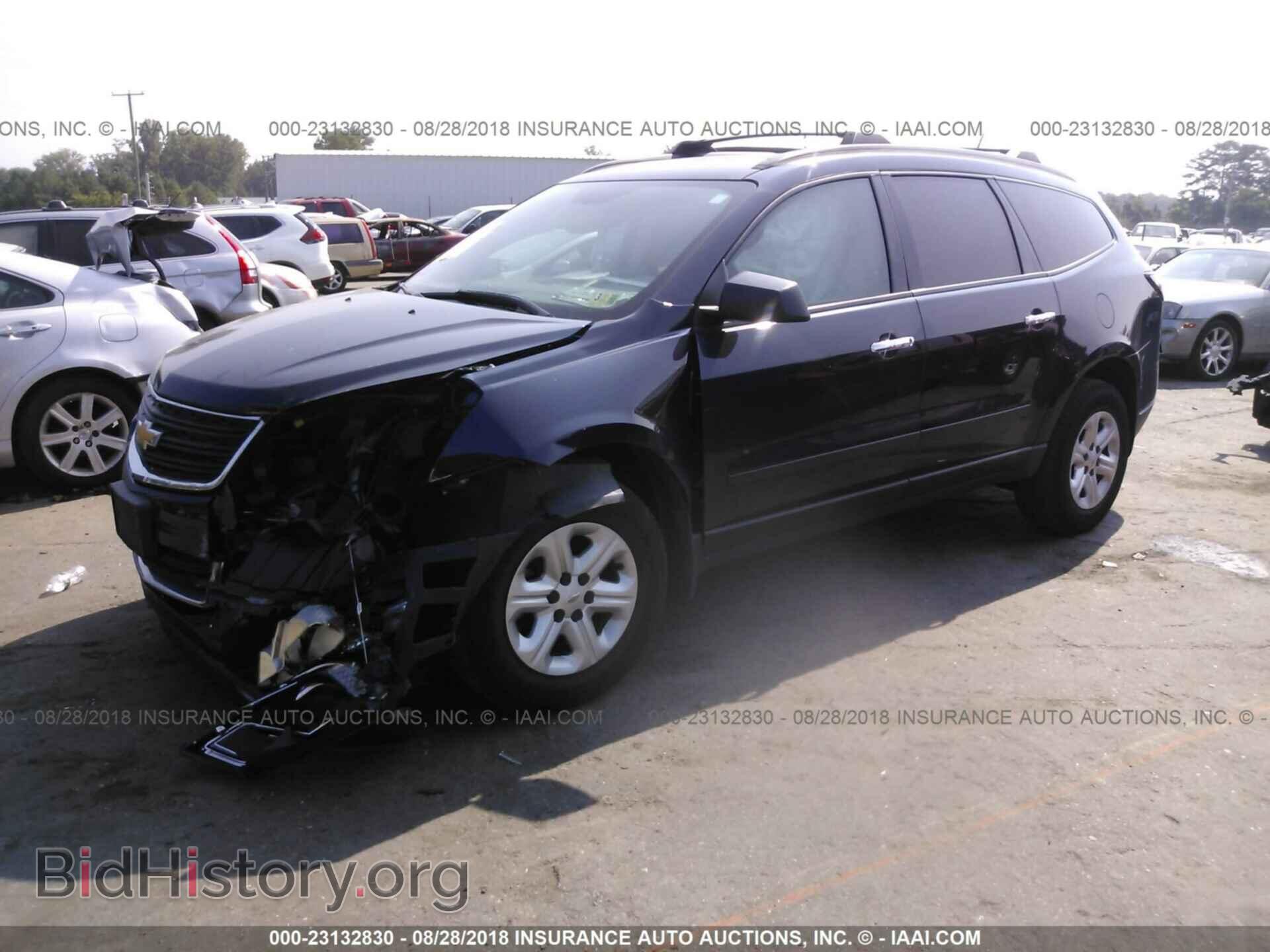 2015 Chevrolet Traverse - VIN: 1GNKRFED0FJ143649 - Фото 2