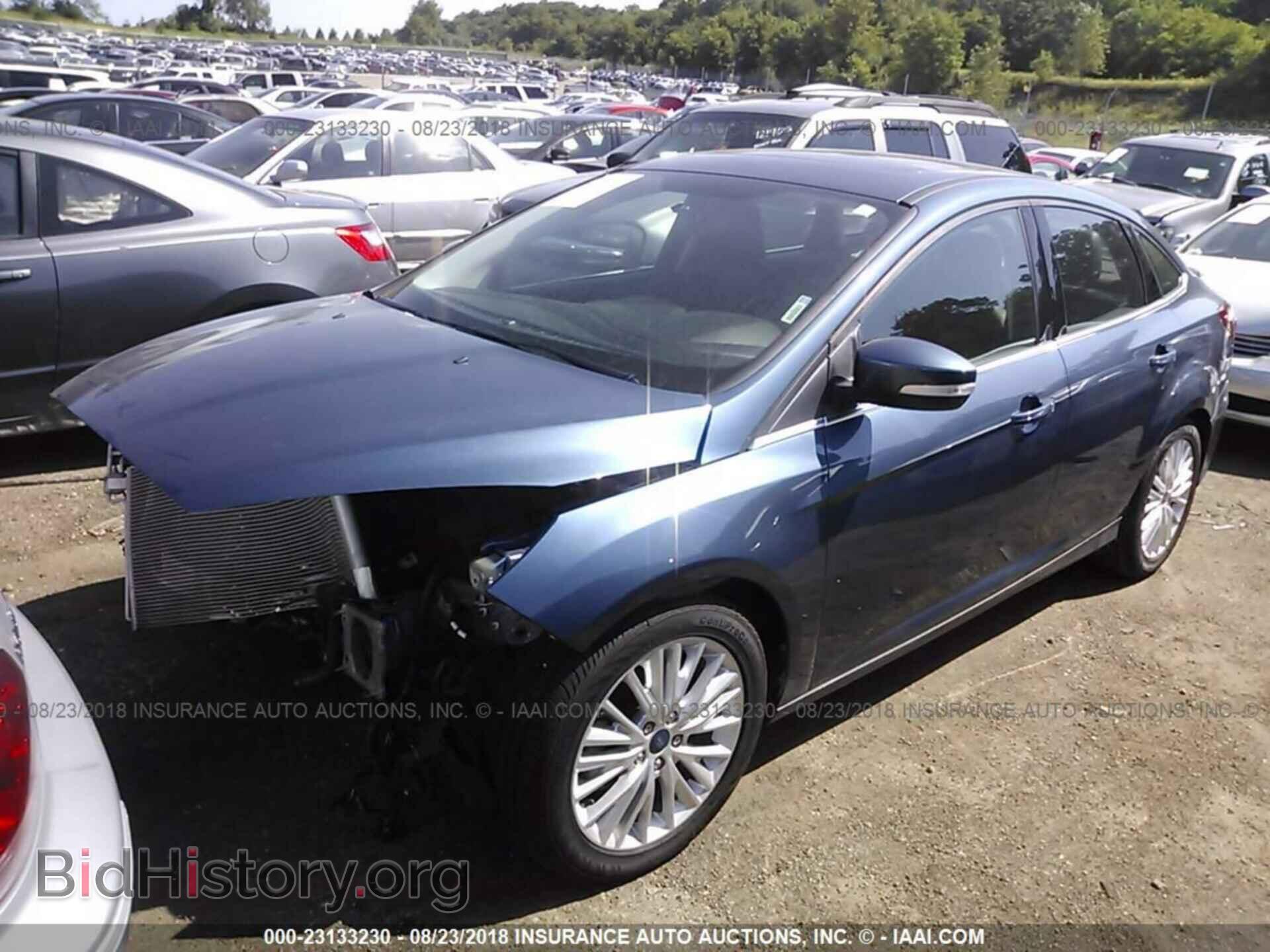 2018 Ford Focus - VIN: 1FADP3J29JL227725 - Фото 2