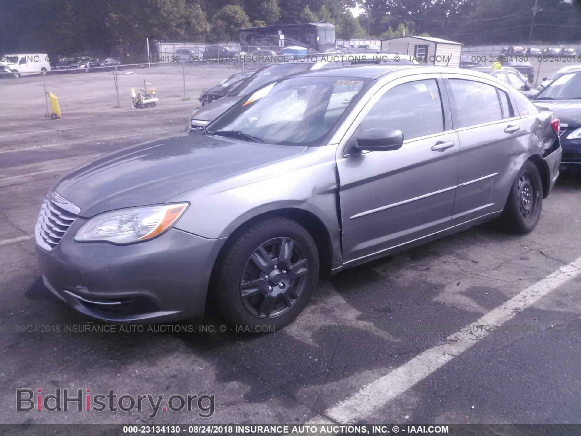 2012 Chrysler 200 - VIN: 1C3CCBABXCN201724 - Фото 2