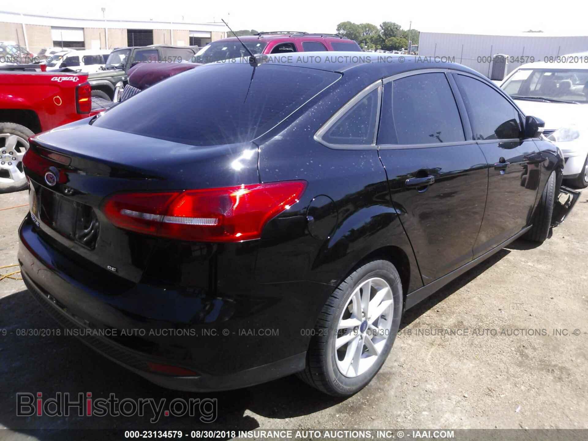 2017 Ford Focus - VIN: 1FADP3F22HL270726 - Photo 4