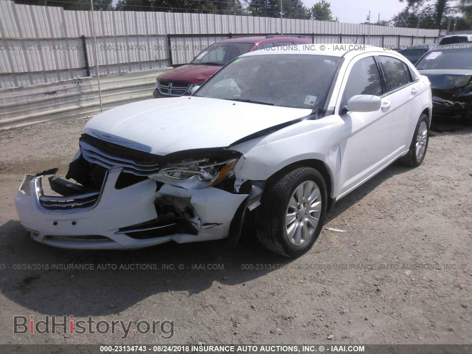 2014 Chrysler 200 - VIN: 1C3CCBAB0EN208930 - Photo 2