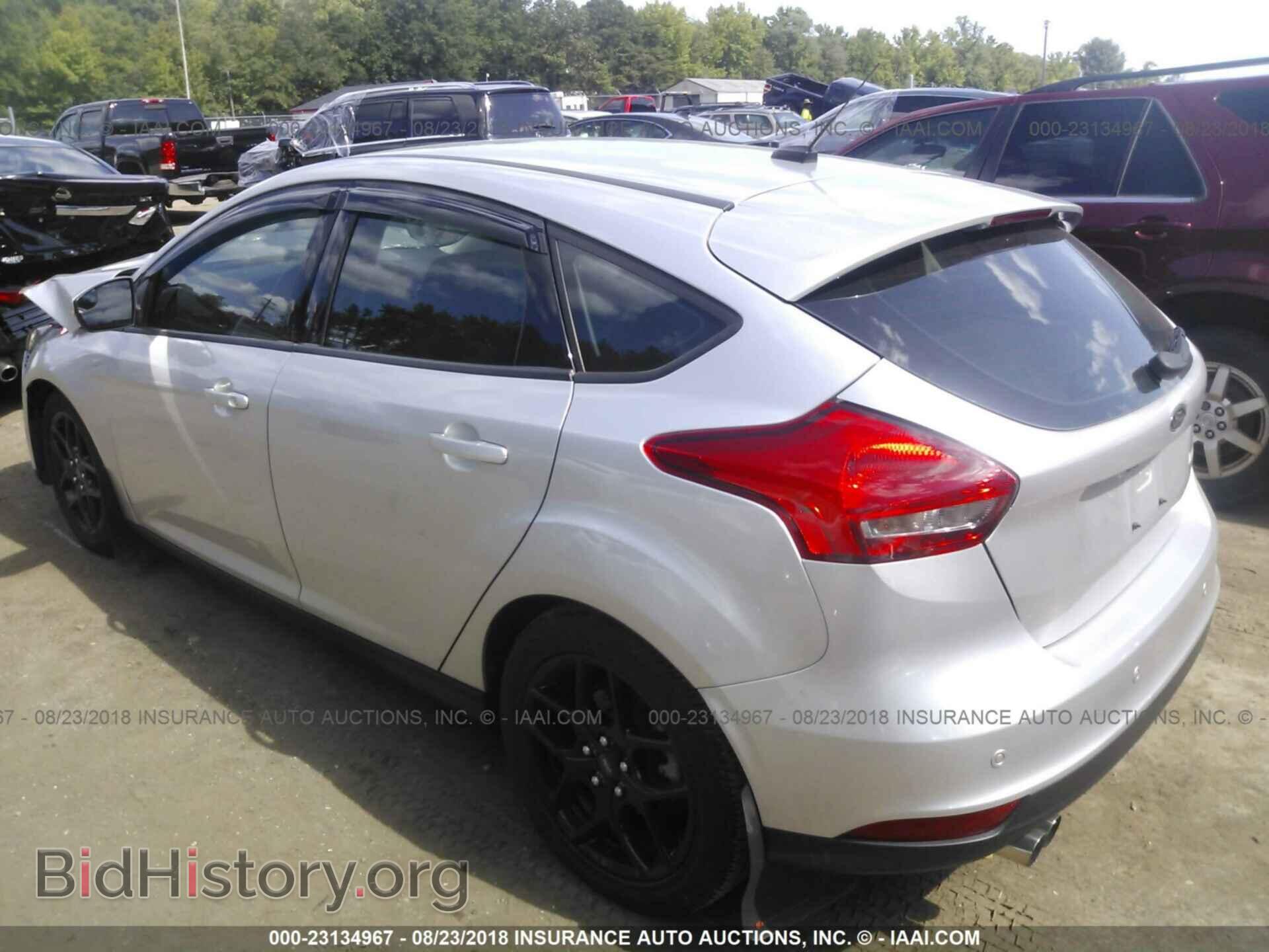 2016 Ford Focus - VIN: 1FADP3K24GL242382 - Фото 3