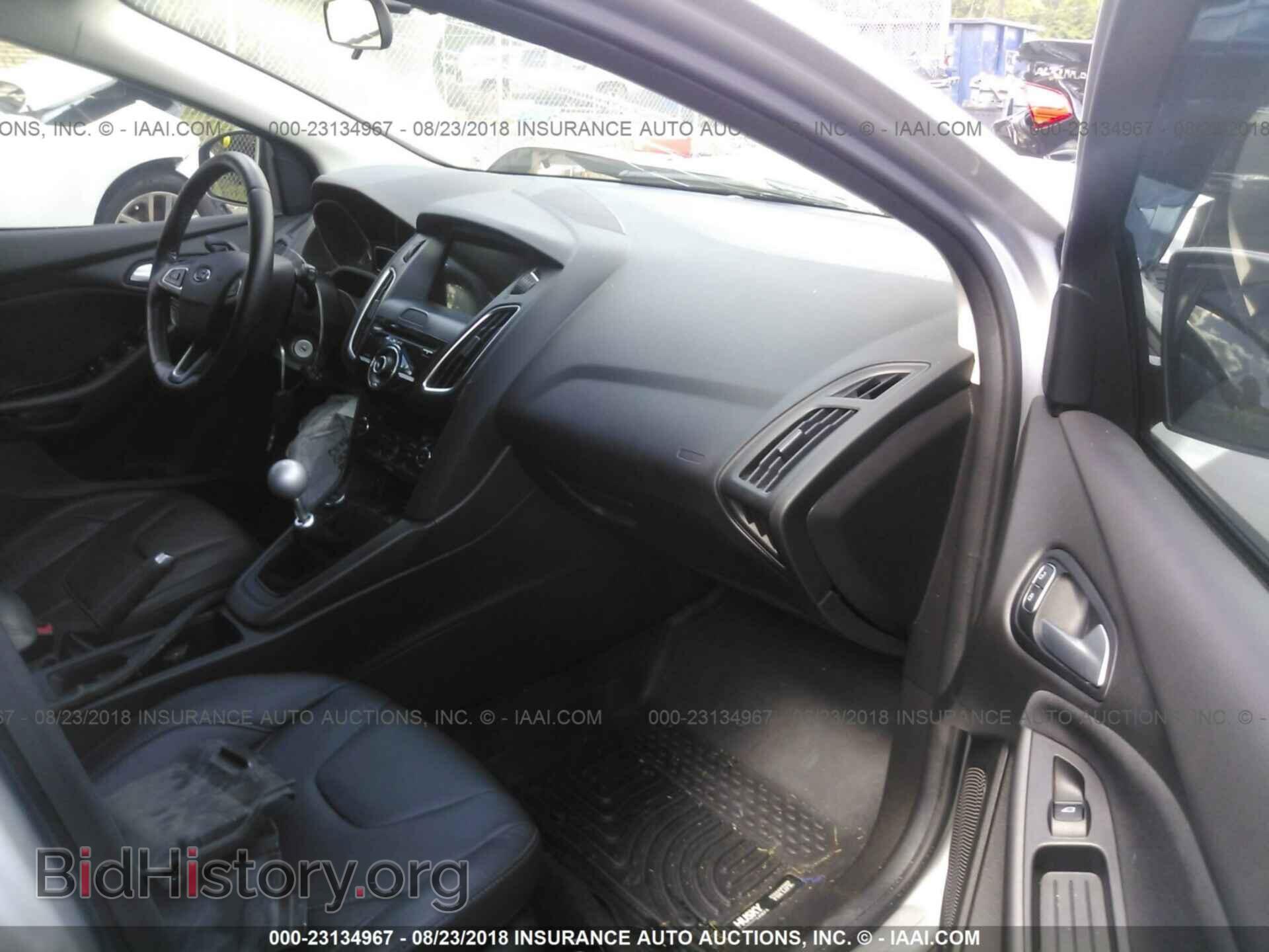 2016 Ford Focus - VIN: 1FADP3K24GL242382 - Фото 5
