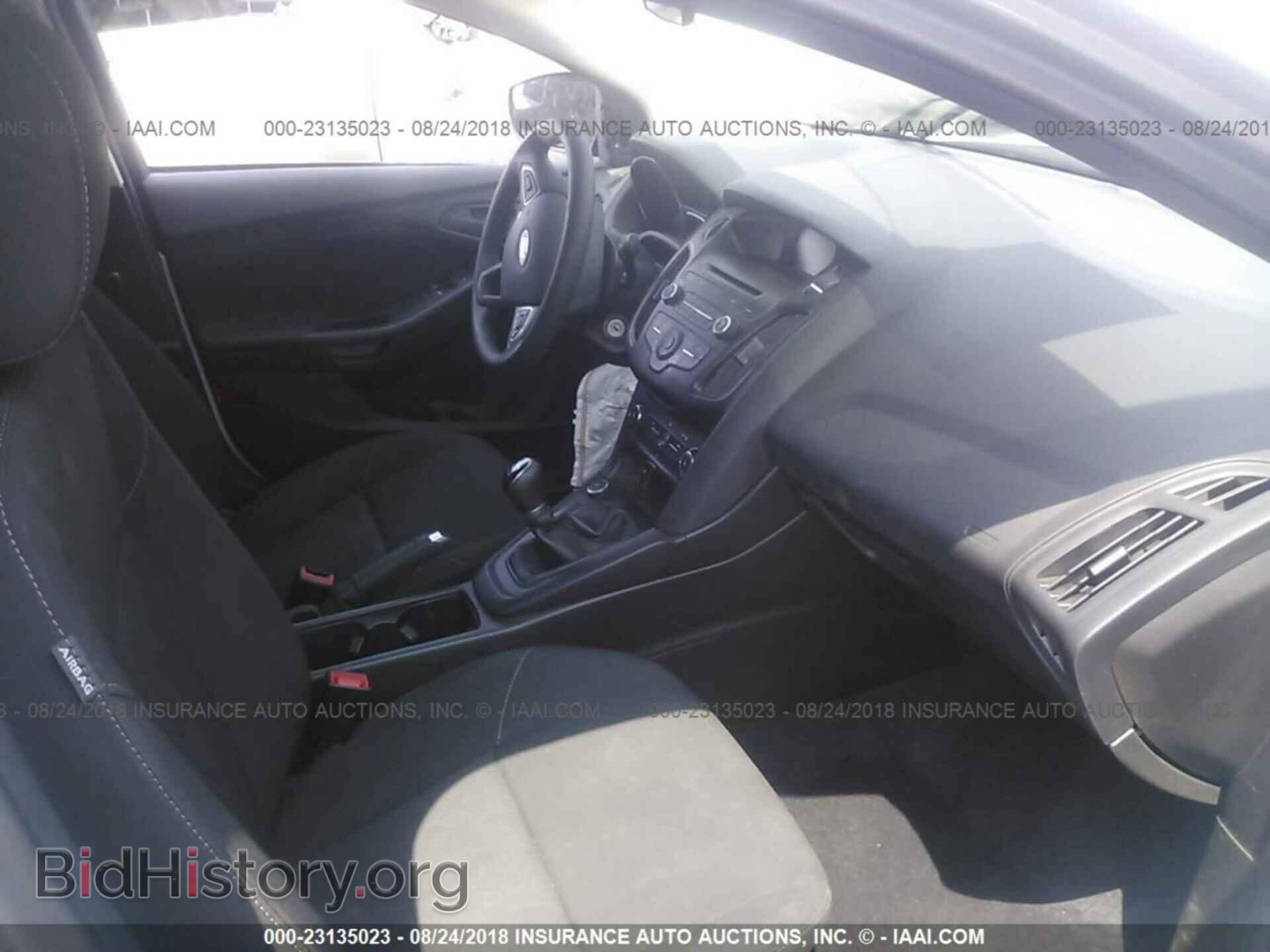 2017 Ford Focus - VIN: 1FADP3E29HL263872 - Photo 5
