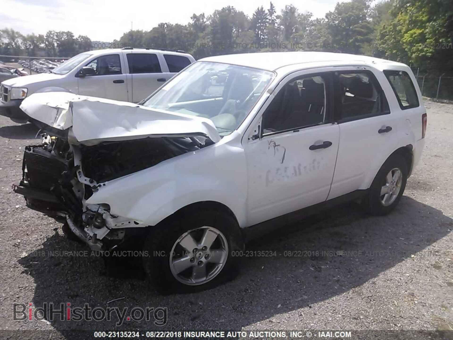 2012 Ford Escape - VIN: 1FMCU9C78CKB13861 - Photo 2
